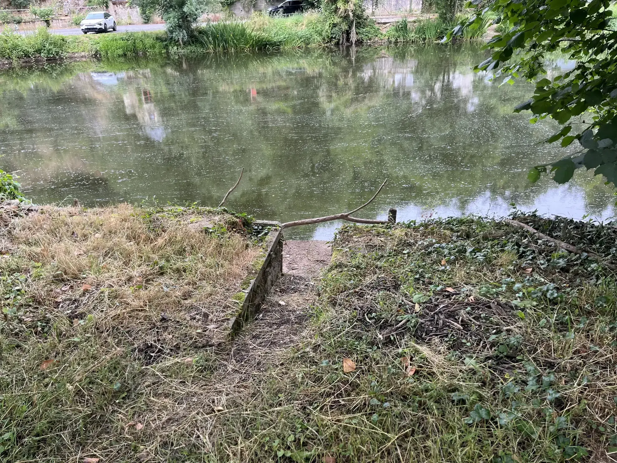 Charmant terrain de pêche de 235 m² en bordure de la rivière le Thouet à Saint-Jacques-de-Thouars 