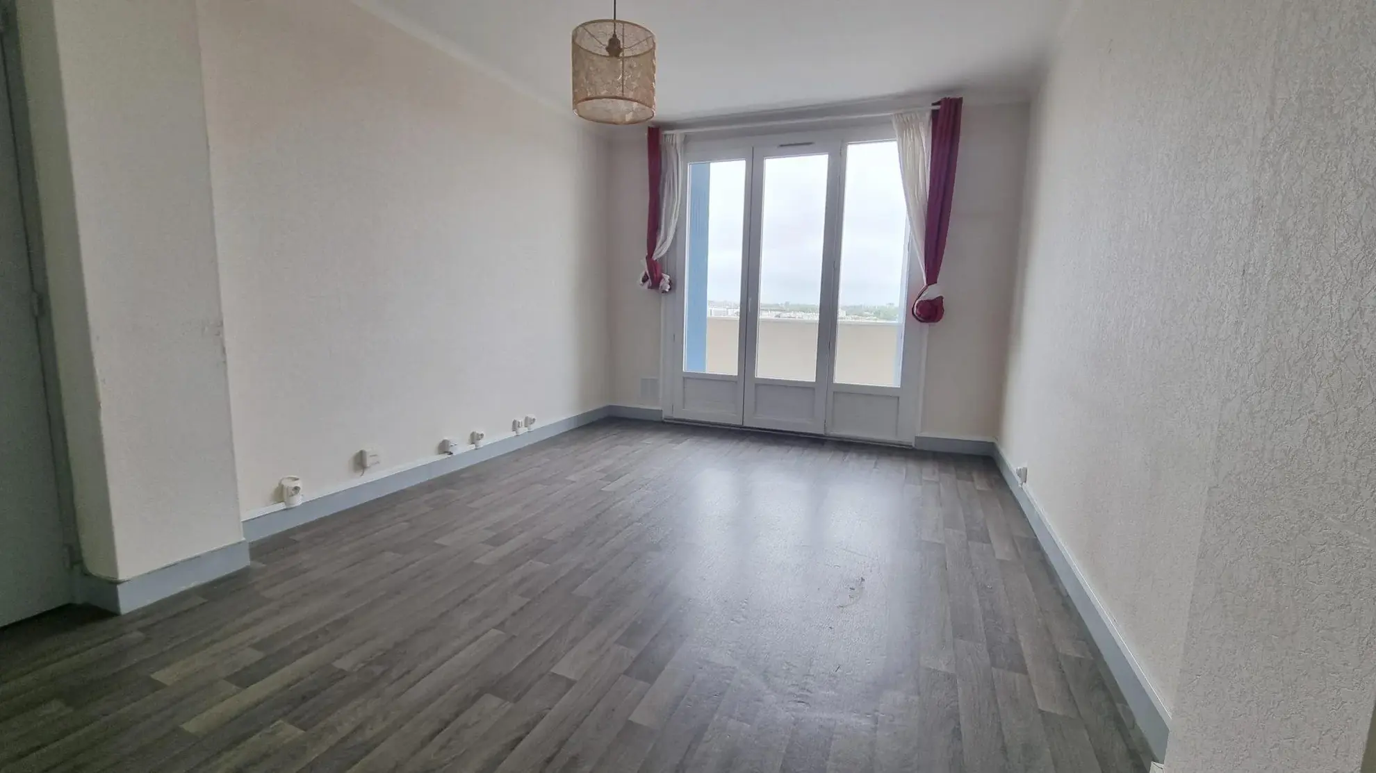 Appartement T2 à vendre à Toulouse – 43m² avec balcon et parking extérieur 