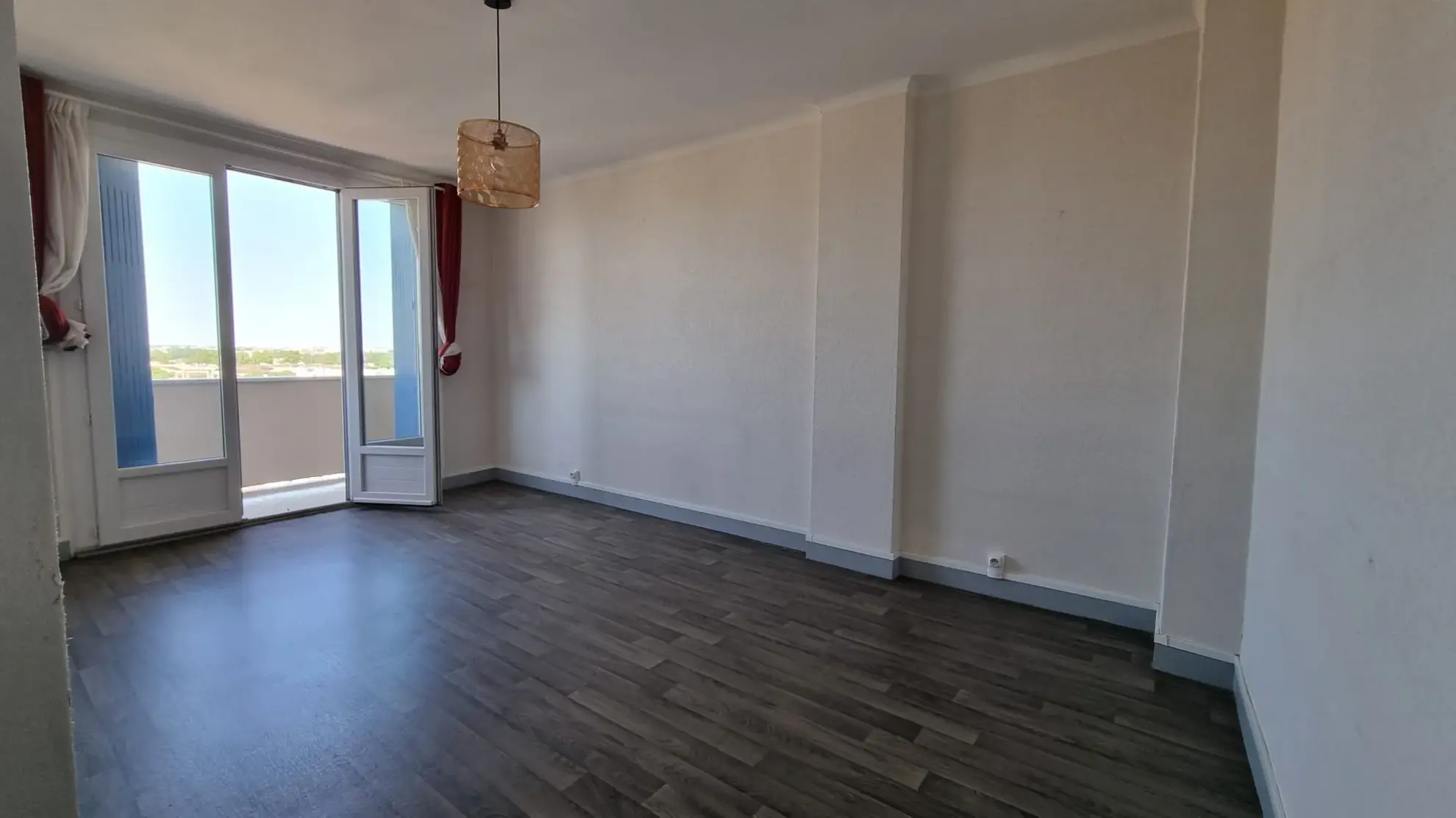 Appartement T2 à vendre à Toulouse – 43m² avec balcon et parking extérieur 
