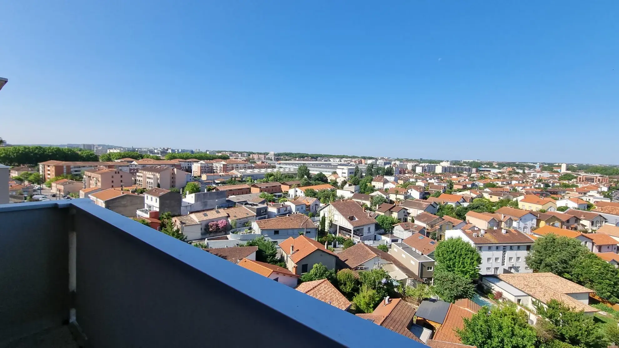 Appartement T2 à vendre à Toulouse – 43m² avec balcon et parking extérieur 