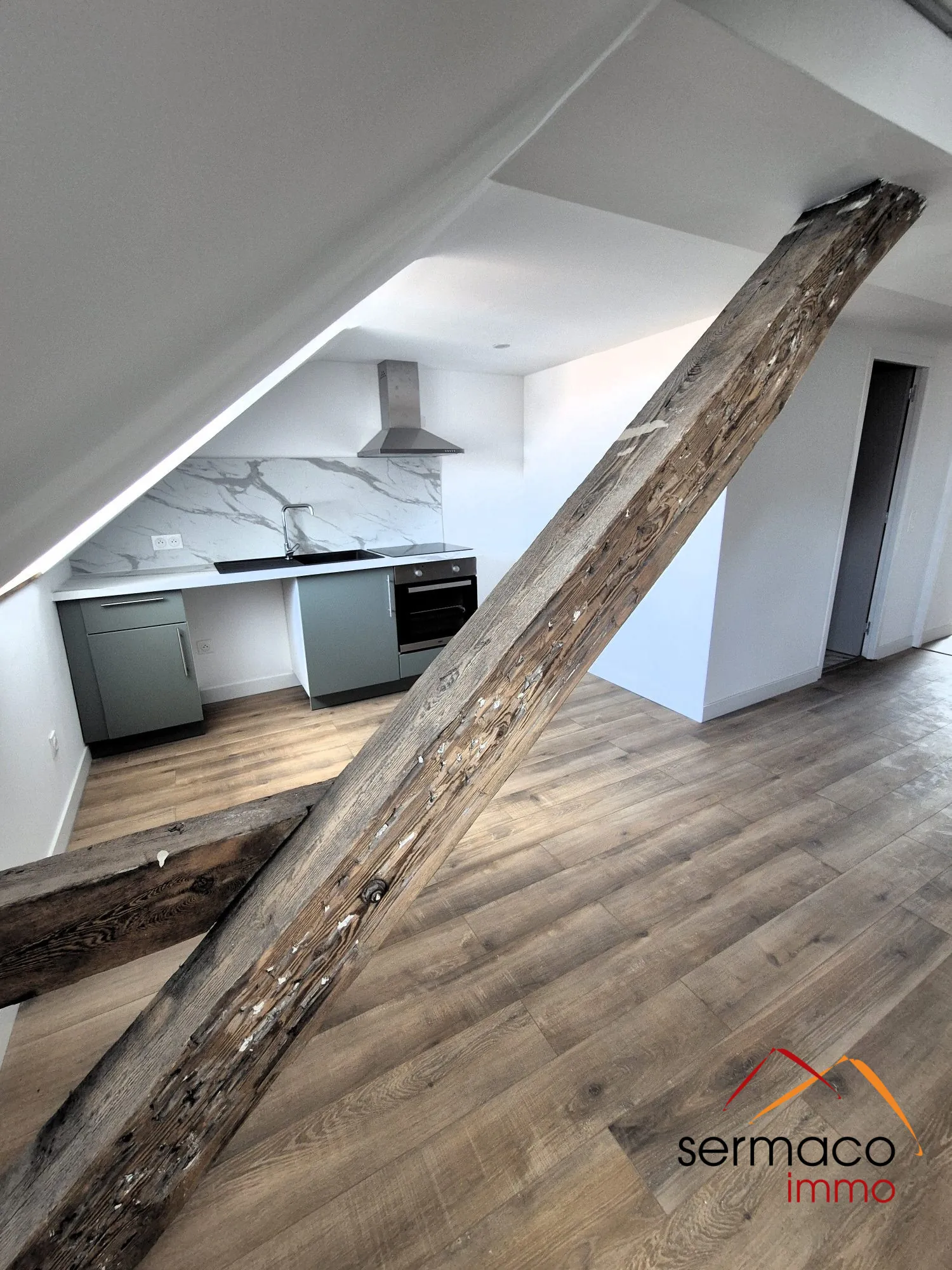 cuisine équipée Appartement T2 rénové avec cave et parking à Sarreguemines - 41,18 m² 