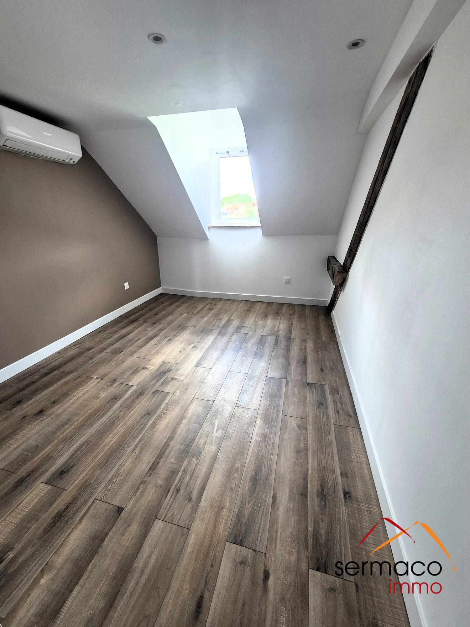 chambre Appartement T2 rénové avec cave et parking à Sarreguemines - 41,18 m² 
