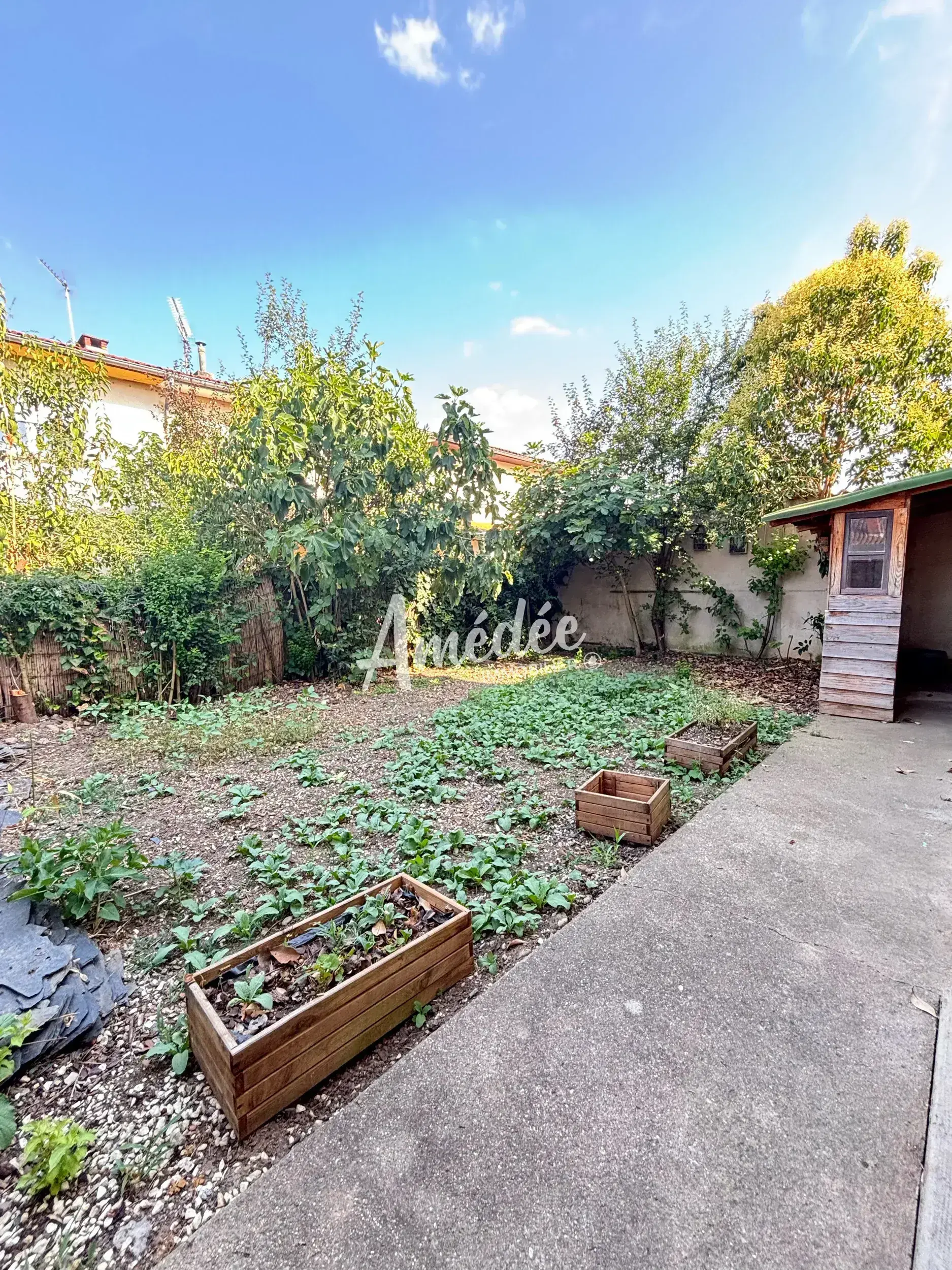 Maison familiale à rénover avec jardin et garage dans le secteur du Stadium à Albi 