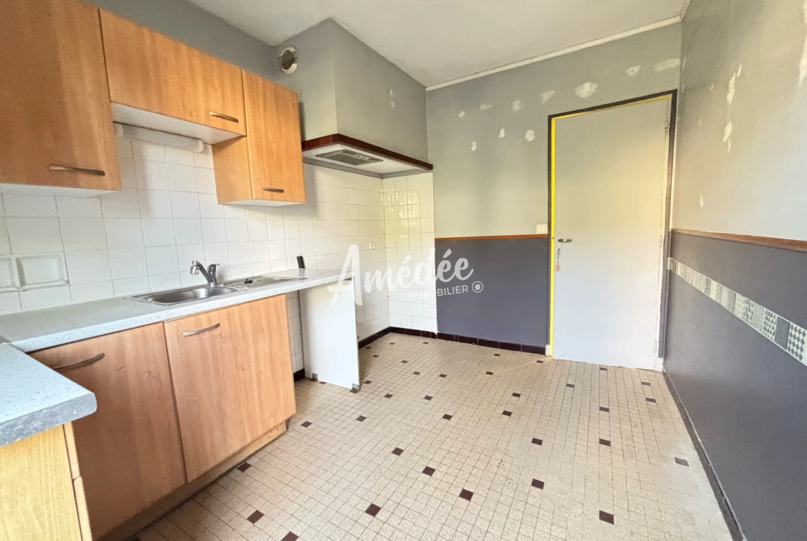 Maison familiale à rénover avec jardin et garage dans le secteur du Stadium à Albi 