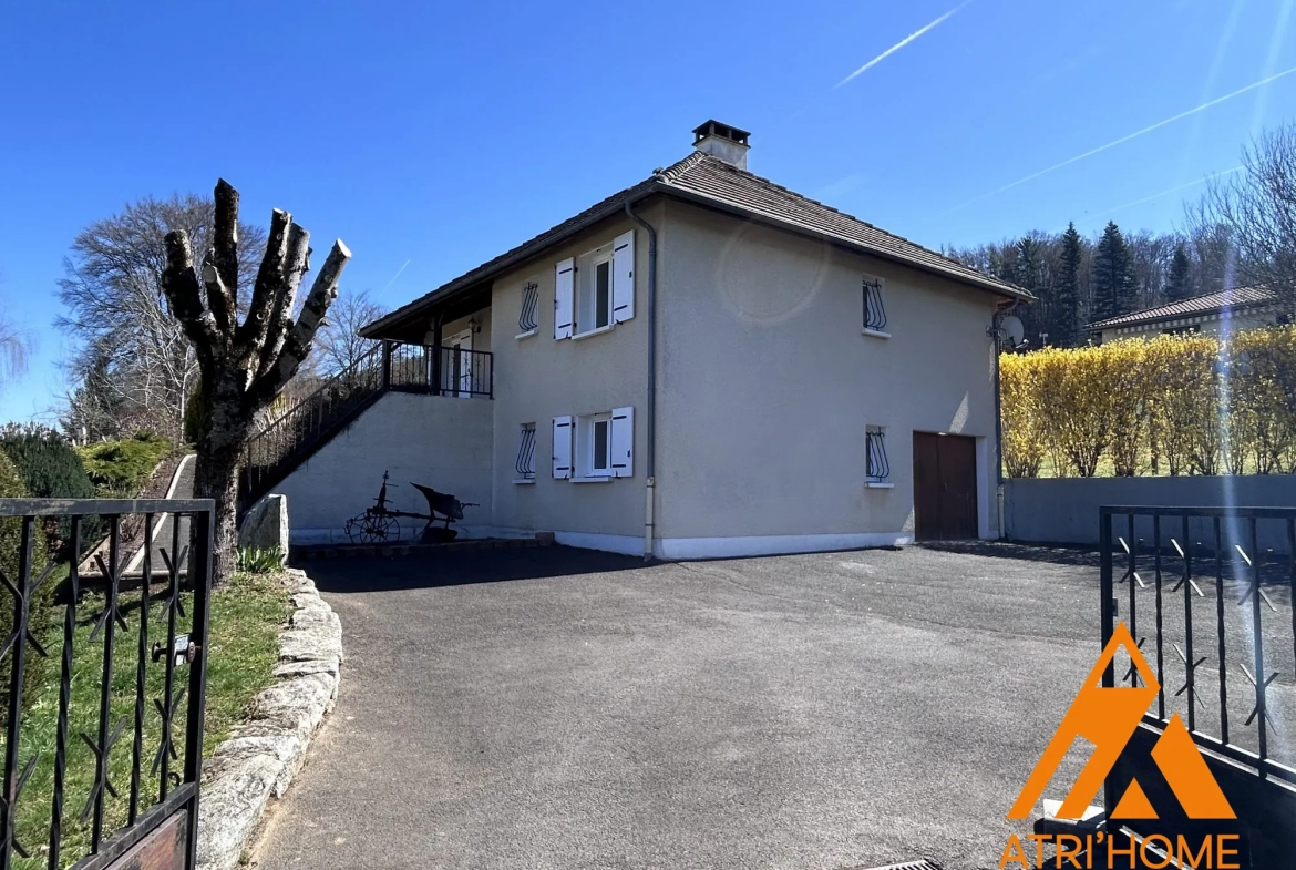 Maison indépendante avec sous-sol et terrain à Arpajon-sur-Cère - 98 m² 