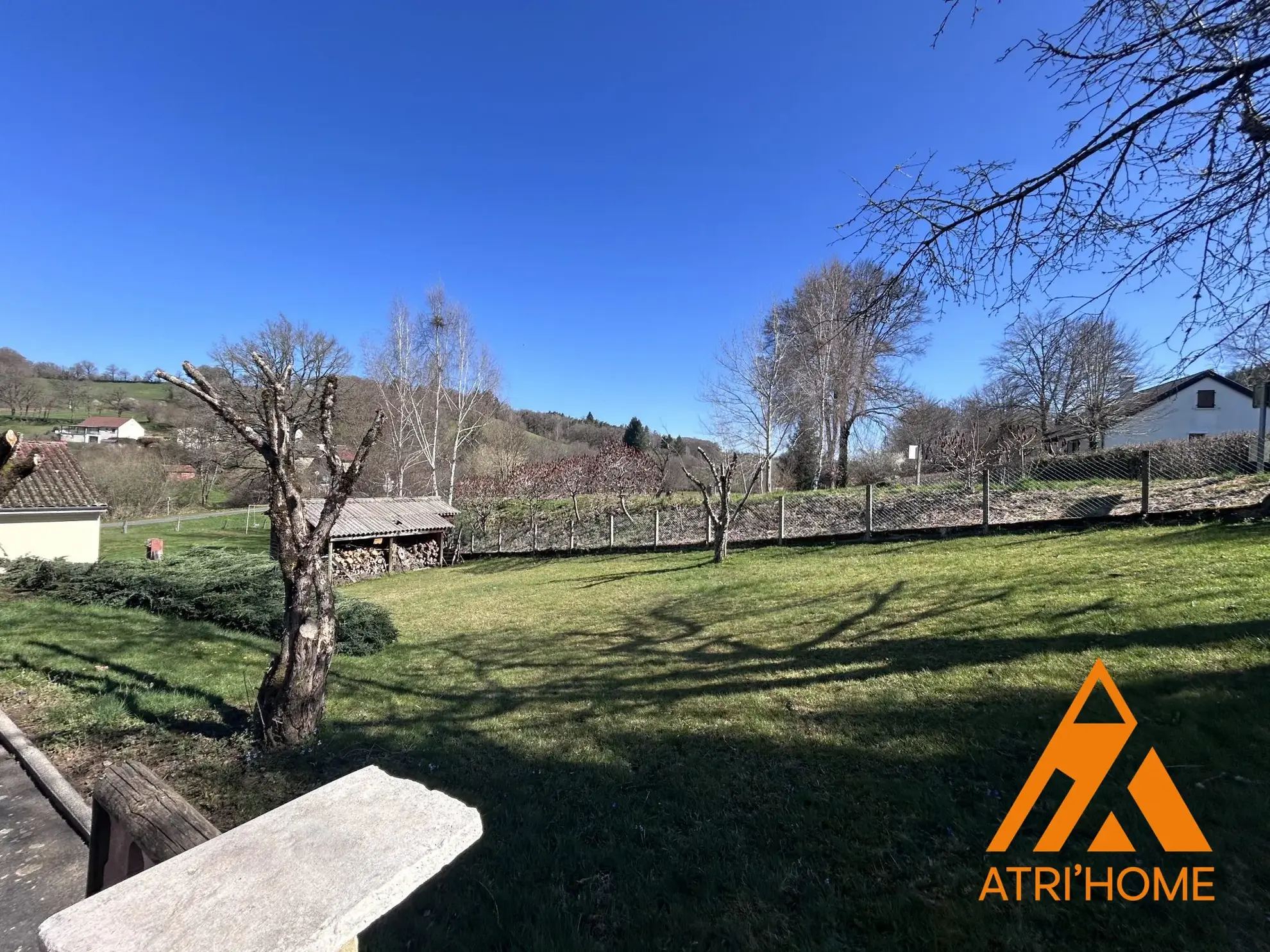 Maison indépendante avec sous-sol et terrain à Arpajon-sur-Cère - 98 m² 