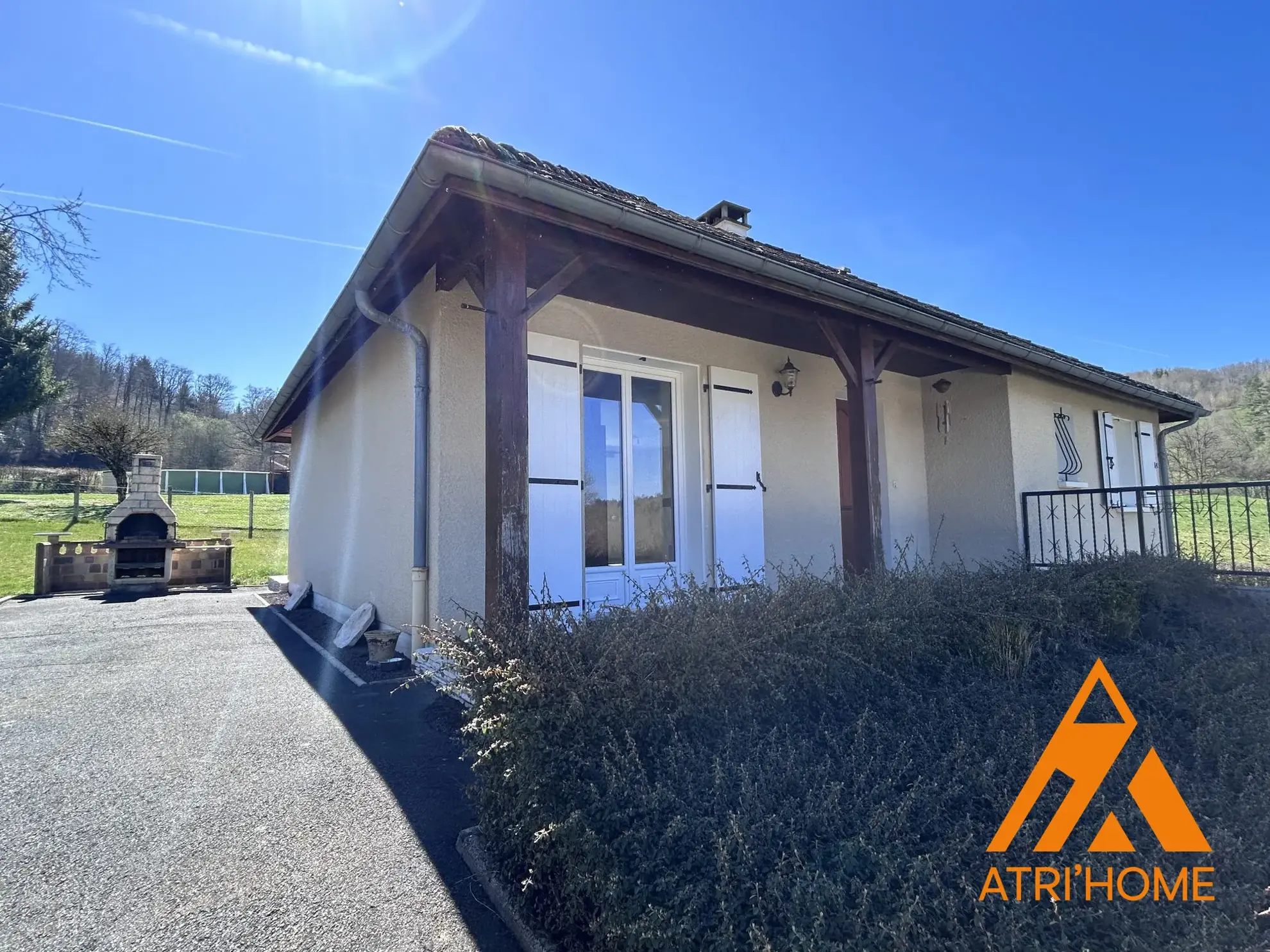 Maison indépendante avec sous-sol et terrain à Arpajon-sur-Cère - 98 m² 