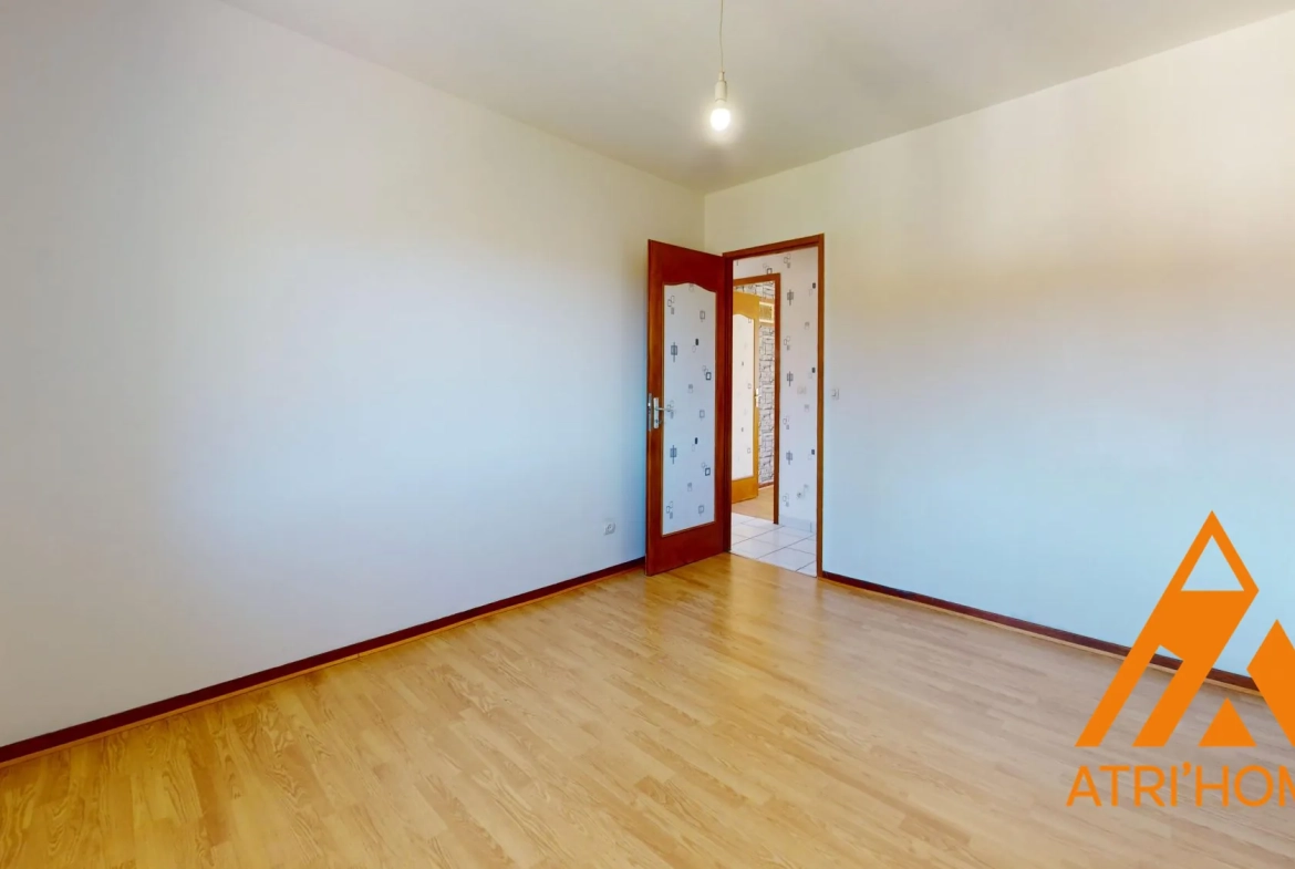Maison indépendante avec sous-sol et terrain à Arpajon-sur-Cère - 98 m² 