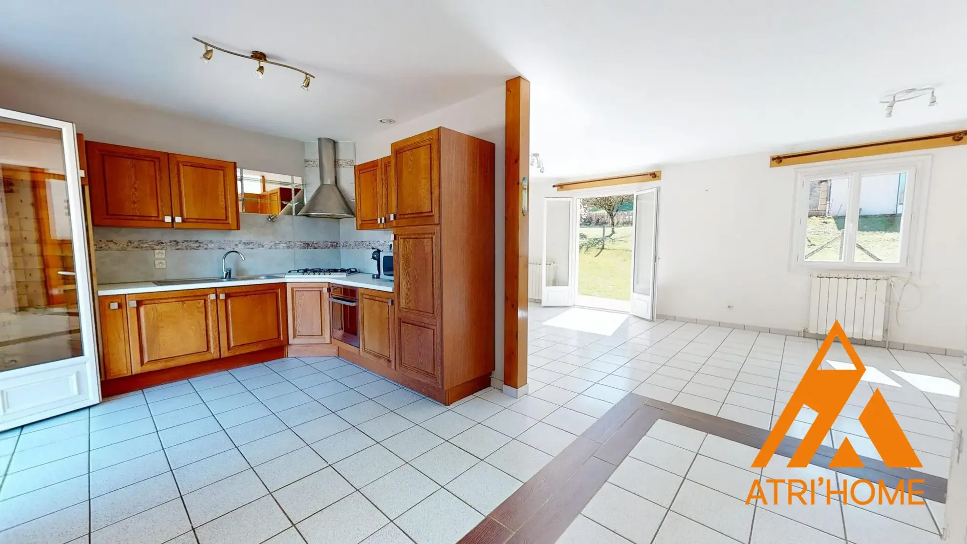 Maison indépendante avec sous-sol et terrain à Arpajon-sur-Cère - 98 m² 