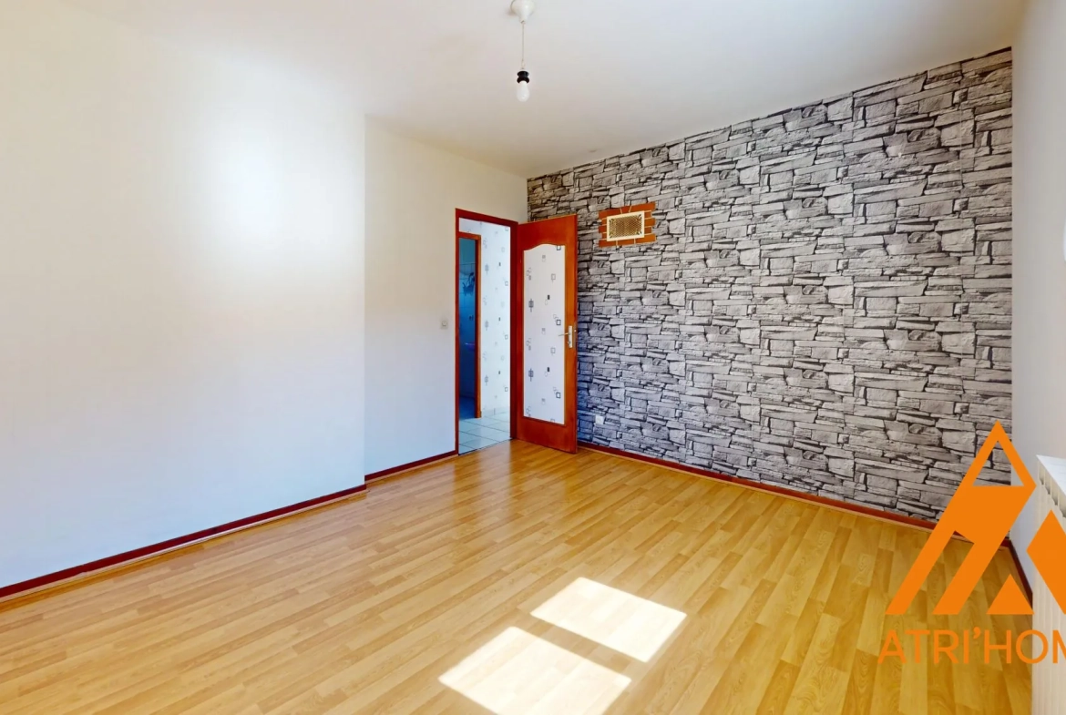 Maison indépendante avec sous-sol et terrain à Arpajon-sur-Cère - 98 m² 