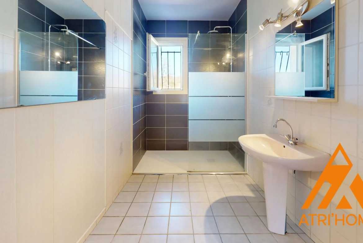 Maison indépendante avec sous-sol et terrain à Arpajon-sur-Cère - 98 m² 