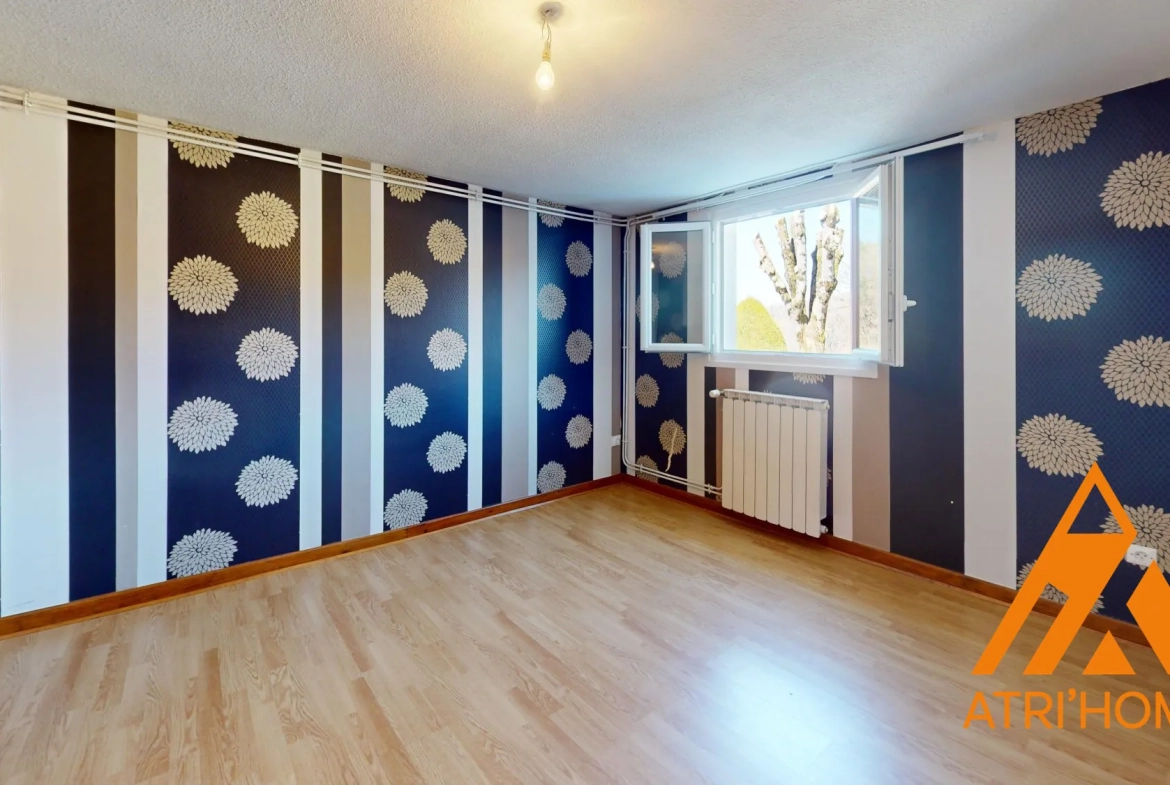 Maison indépendante avec sous-sol et terrain à Arpajon-sur-Cère - 98 m² 