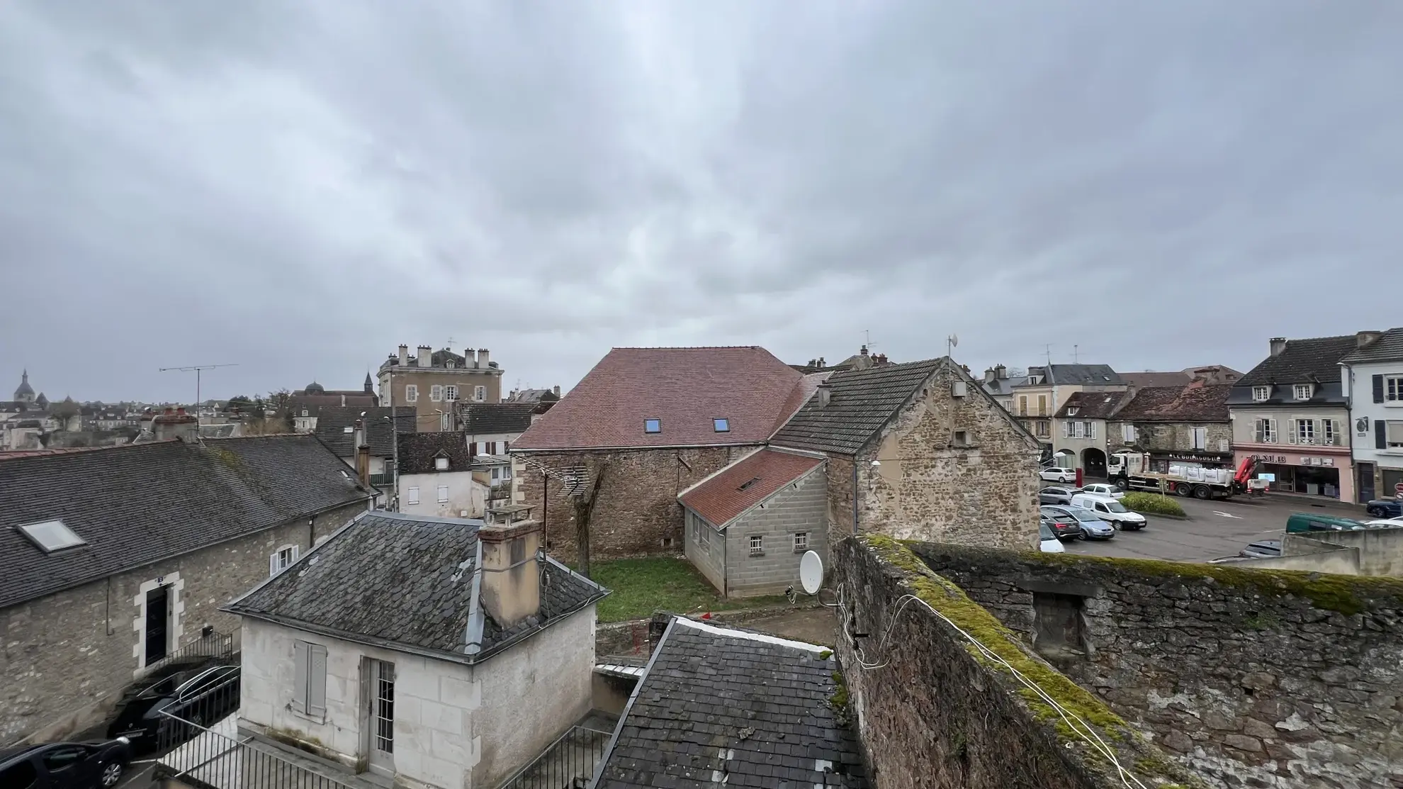 Appartement de caractère avec vue exceptionnelle à Avallon (89) 
