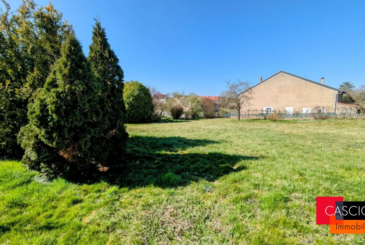 Terrain à Louvigny de 6,81 ares, hors lotissement, libre constructeur 