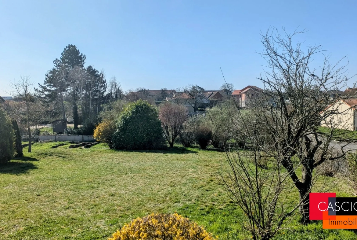 Terrain à Louvigny de 6,81 ares, hors lotissement, libre constructeur 