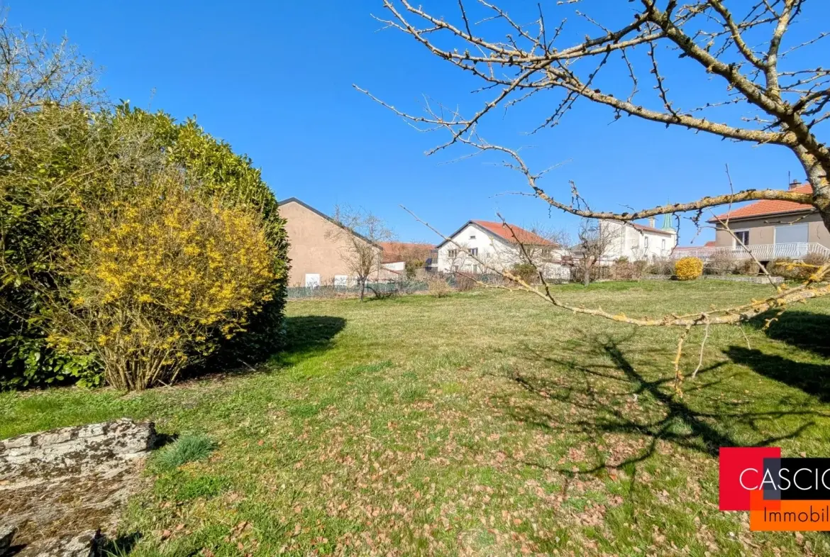Terrain à Louvigny de 6,81 ares, hors lotissement, libre constructeur 