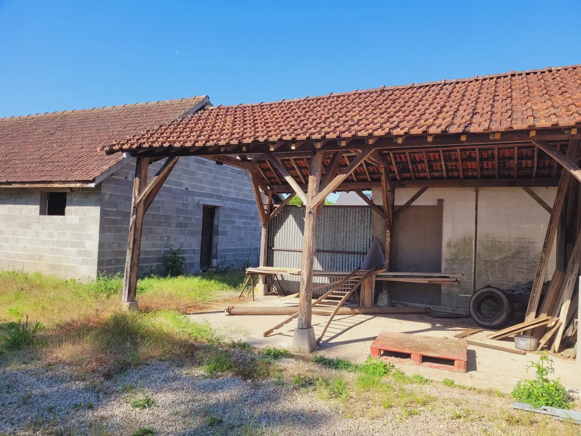 Maison à aménager de 80 m² à Acquigny avec terrain de 800 m² à personnaliser 