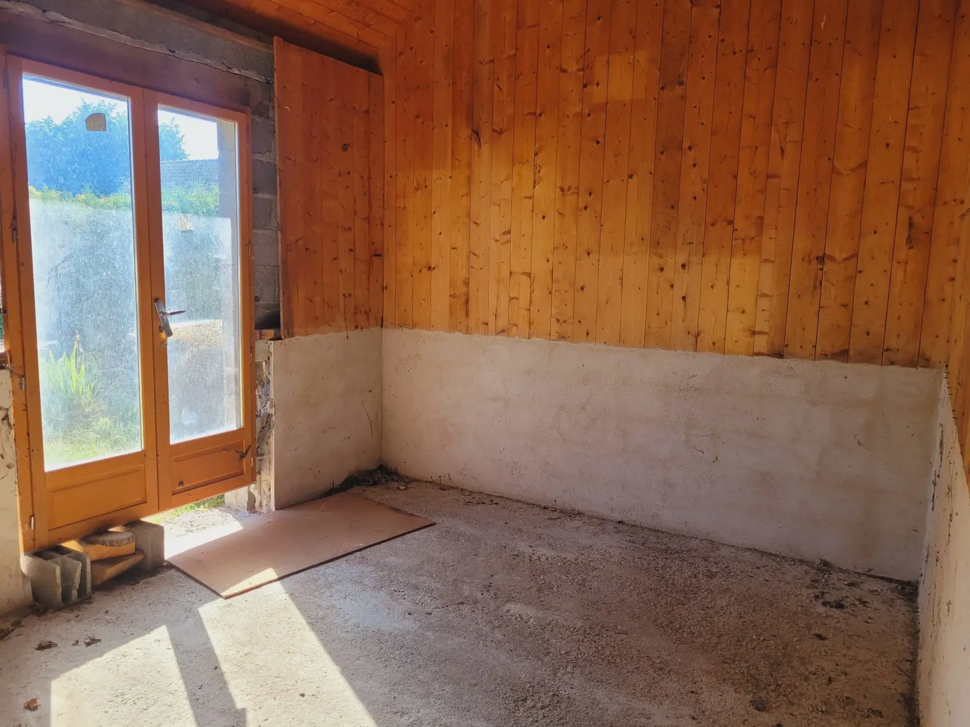 Maison à aménager de 80 m² à Acquigny avec terrain de 800 m² à personnaliser 