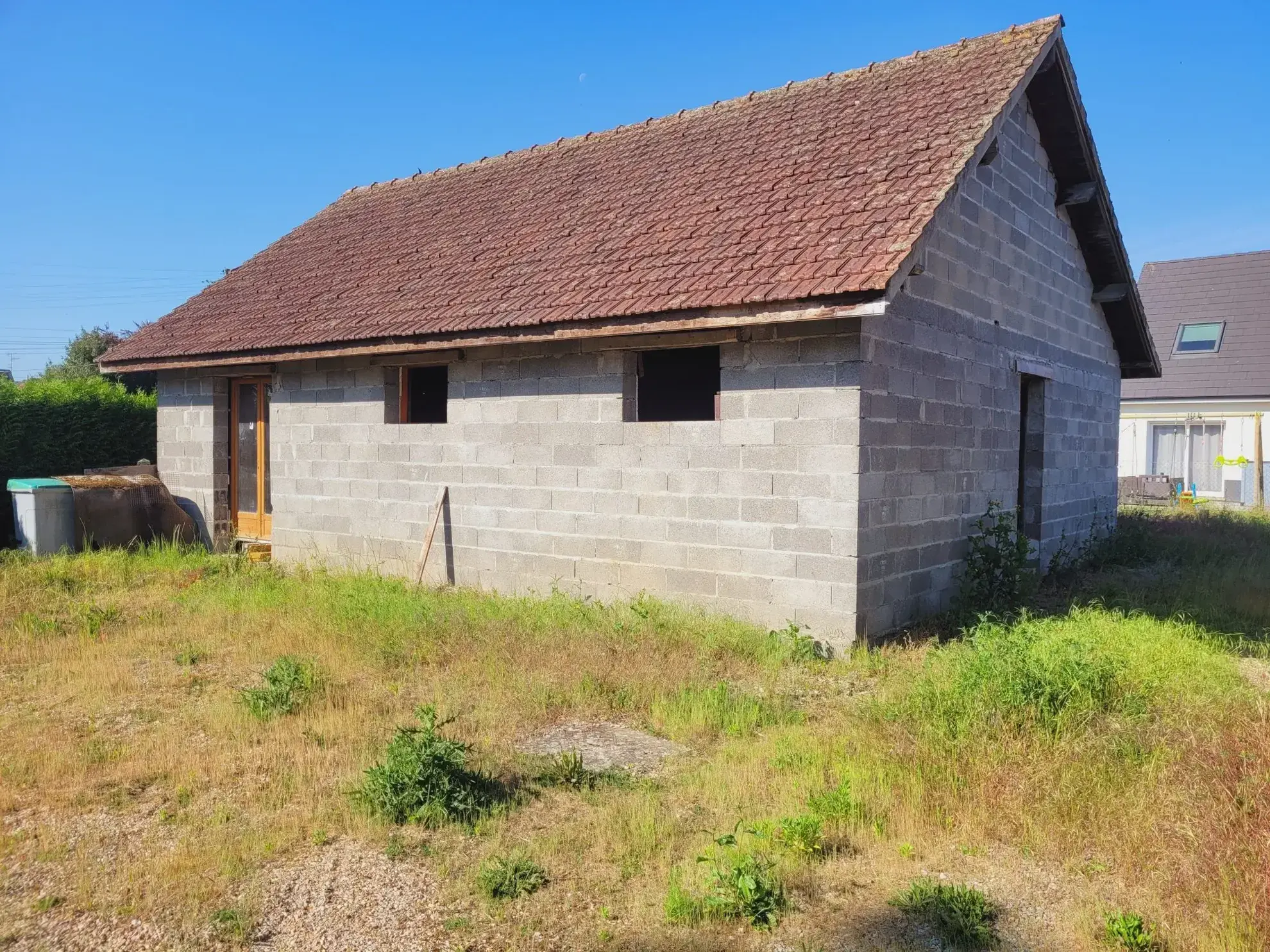 Maison à aménager de 80 m² à Acquigny avec terrain de 800 m² à personnaliser 