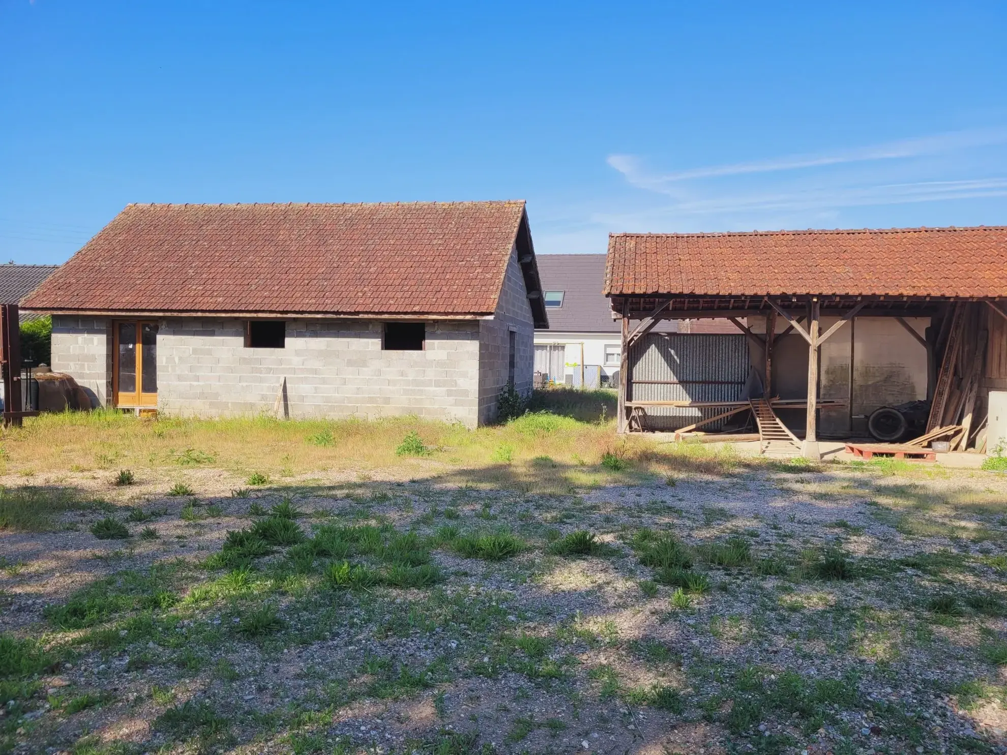 Maison à aménager de 80 m² à Acquigny avec terrain de 800 m² à personnaliser 