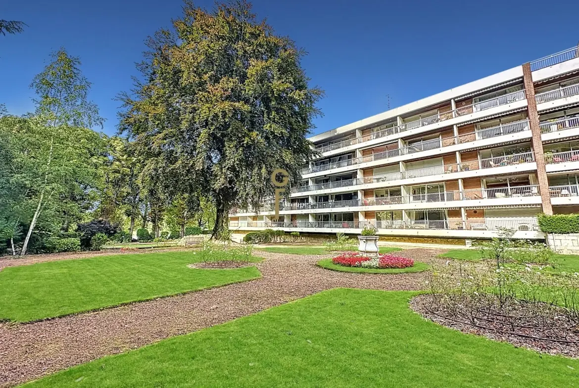 PARC PRIVÉ SÉCURISÉ Appartement 2 pièces lumineux avec balcon à Barbieux, proche Lille 