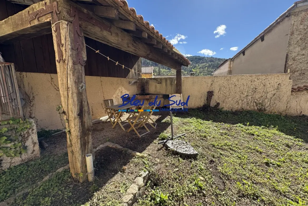 Grand appartement à rénover avec jardin et garage à Vernet-les-Bains - 180 m² 