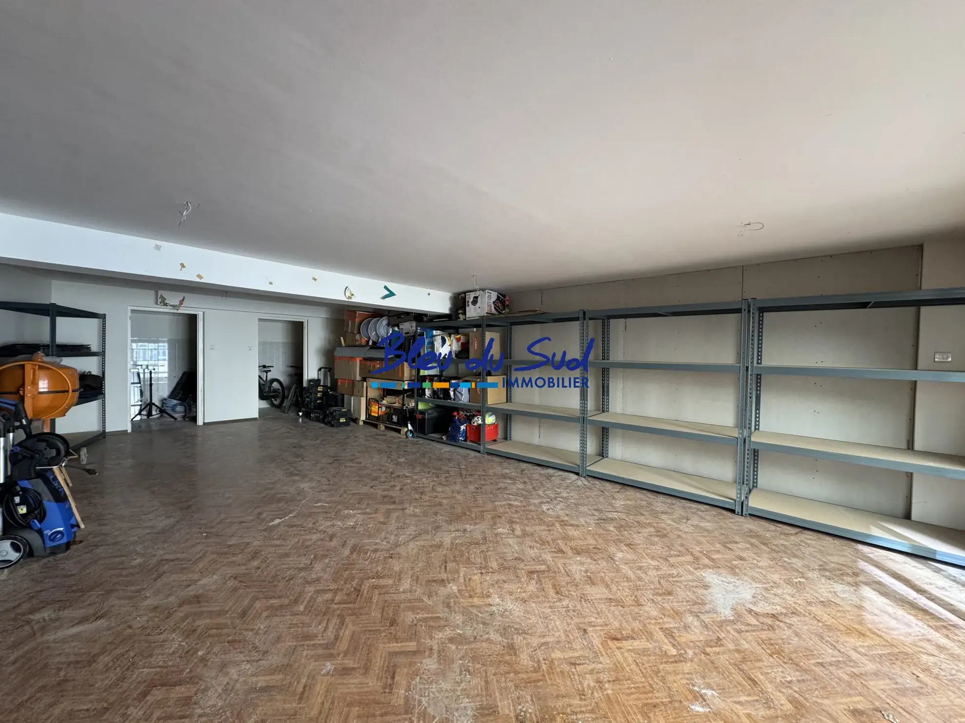 GARAGE Grand appartement à rénover avec jardin et garage à Vernet-les-Bains - 180 m² 