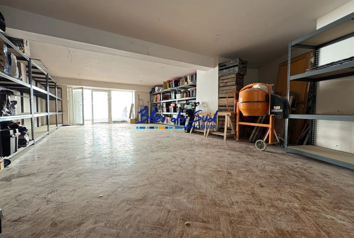 GARAGE Grand appartement à rénover avec jardin et garage à Vernet-les-Bains - 180 m² 