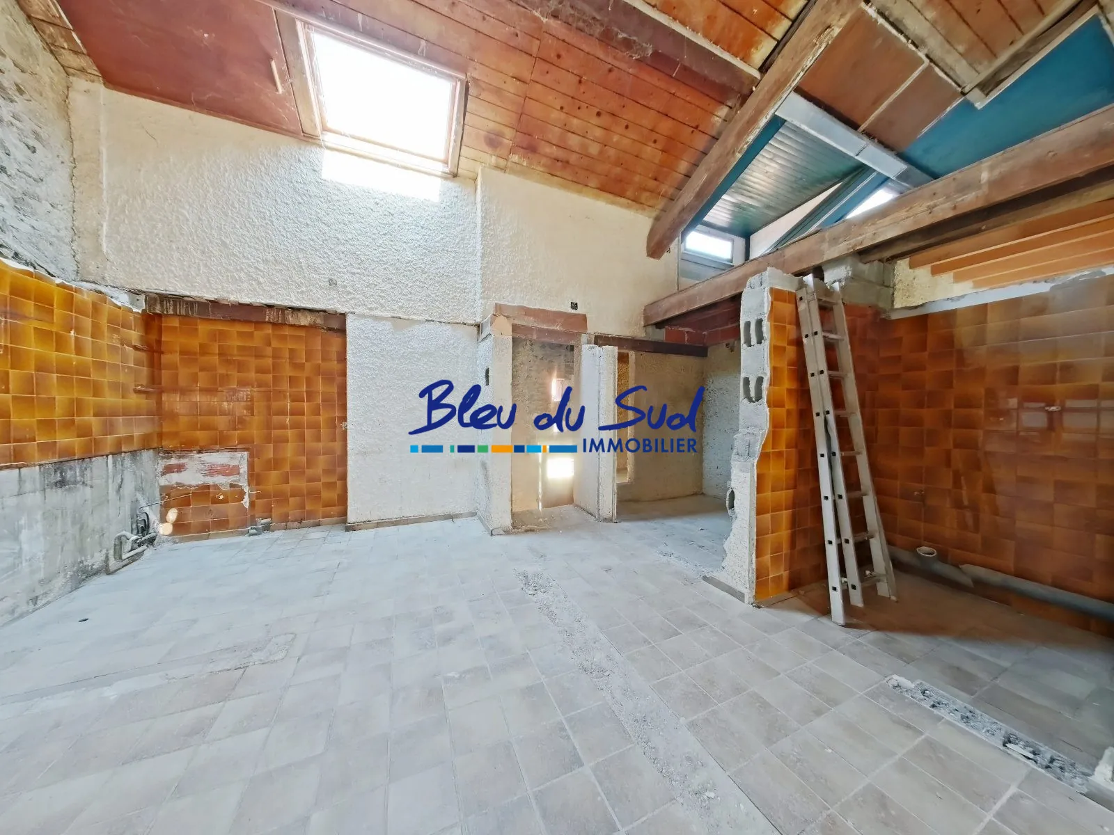 Grand appartement à rénover avec jardin et garage à Vernet-les-Bains - 180 m² 
