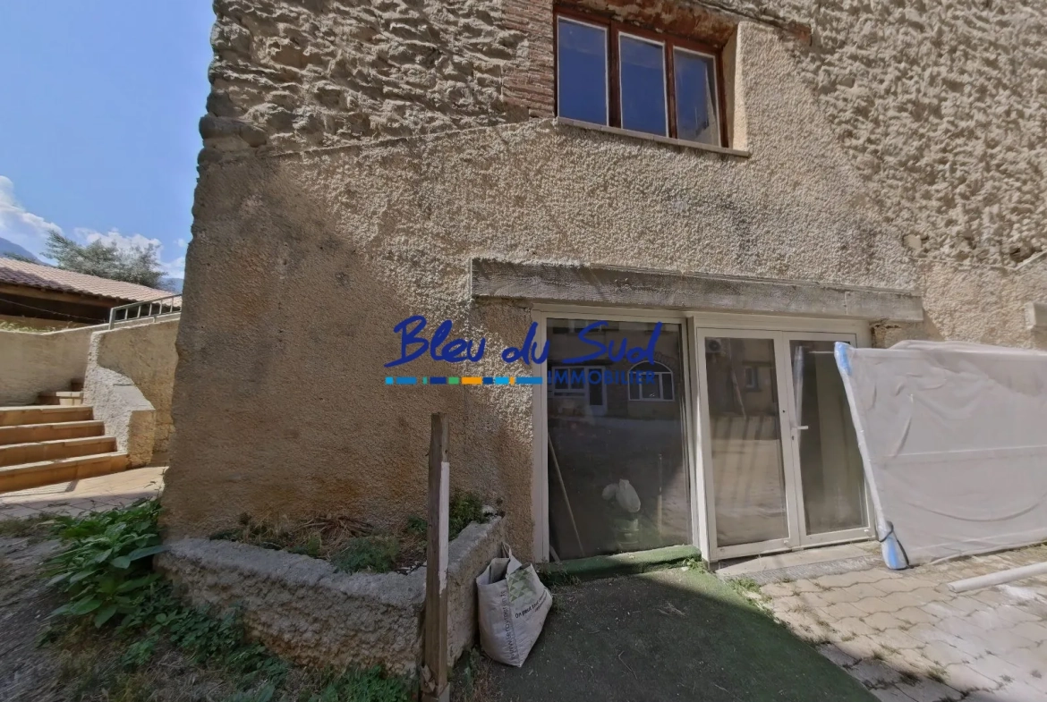Grand appartement à rénover avec jardin et garage à Vernet-les-Bains - 180 m² 