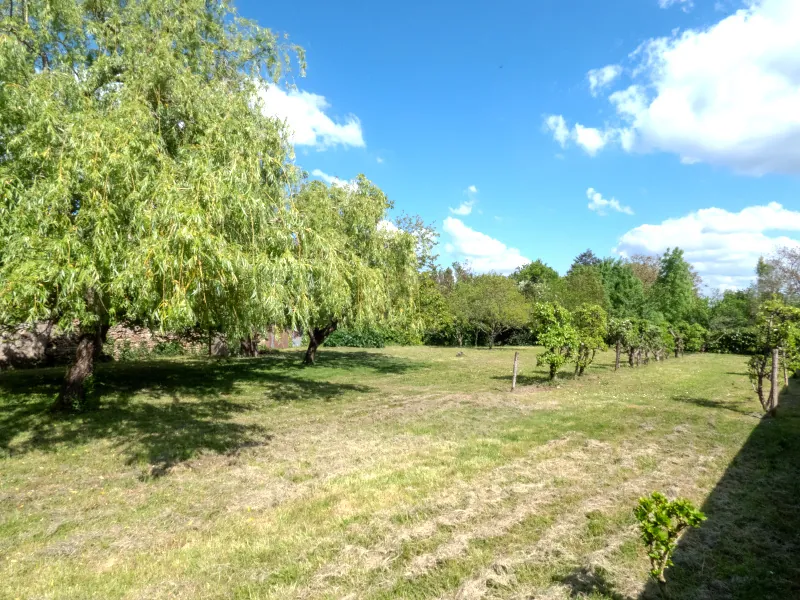 Grande grange à réhabiliter sur terrain de 2971 m² à Saint-Vincent-sur-Graon 