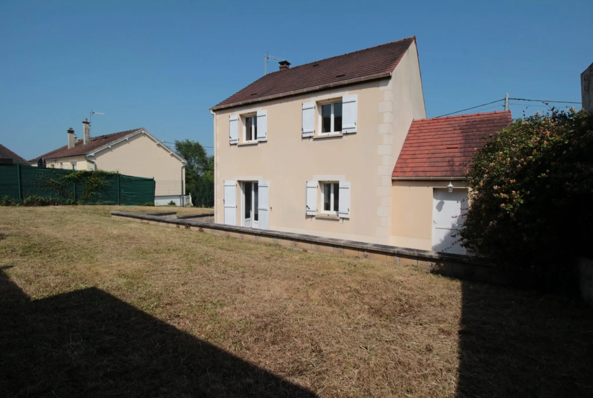 Maison rénovée 3 chambres avec garage et terrasse à Choisy-au-Bac 