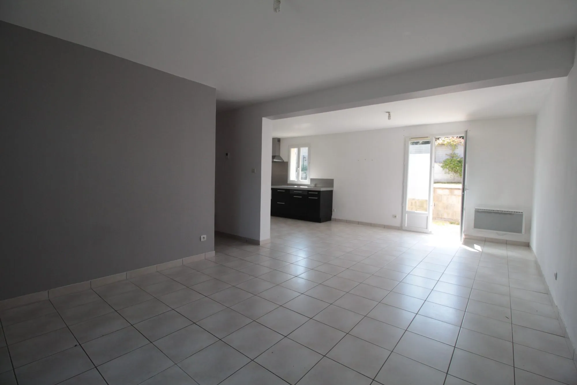 Maison rénovée 3 chambres avec garage et terrasse à Choisy-au-Bac 