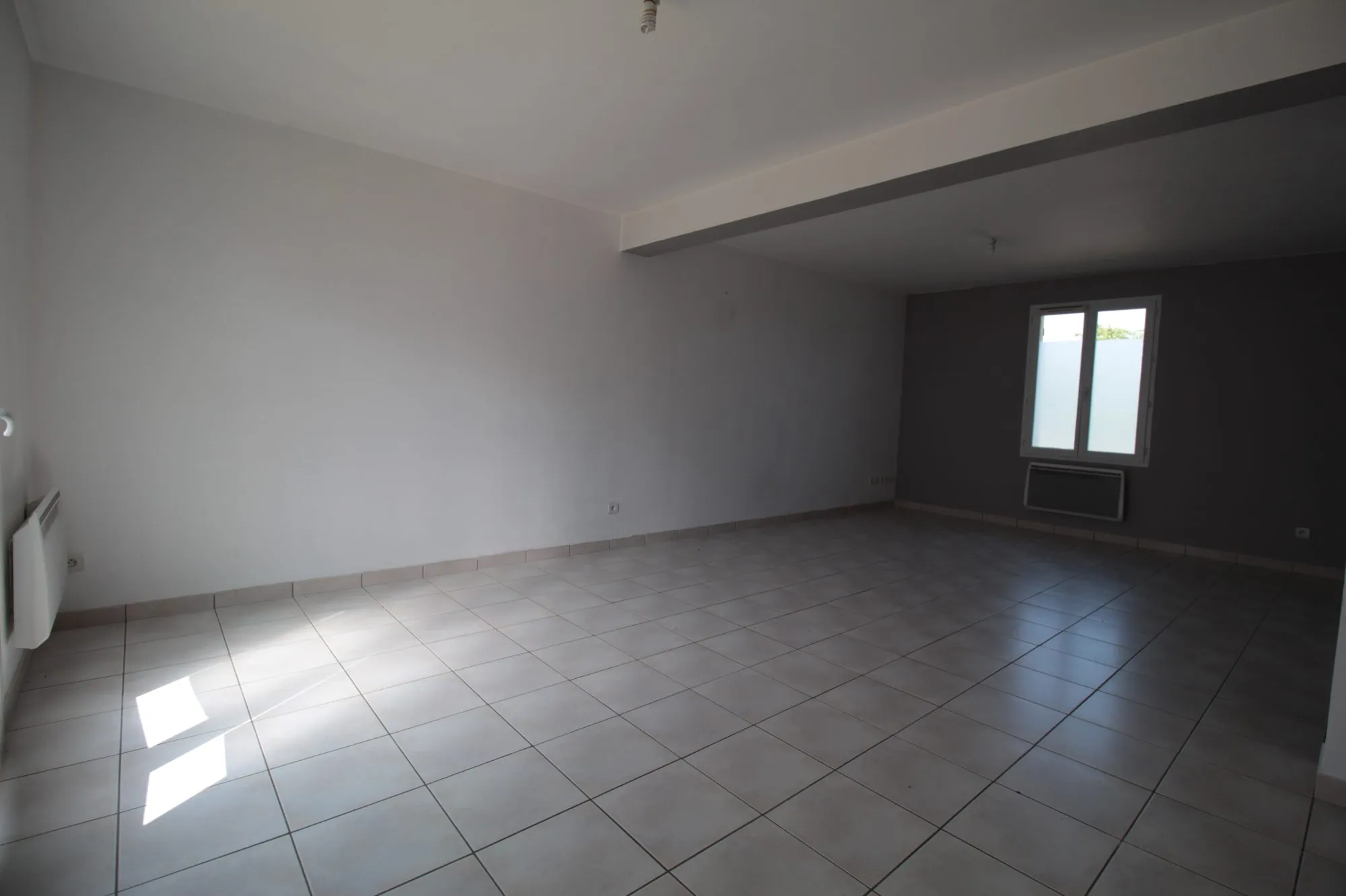 Maison rénovée 3 chambres avec garage et terrasse à Choisy-au-Bac 