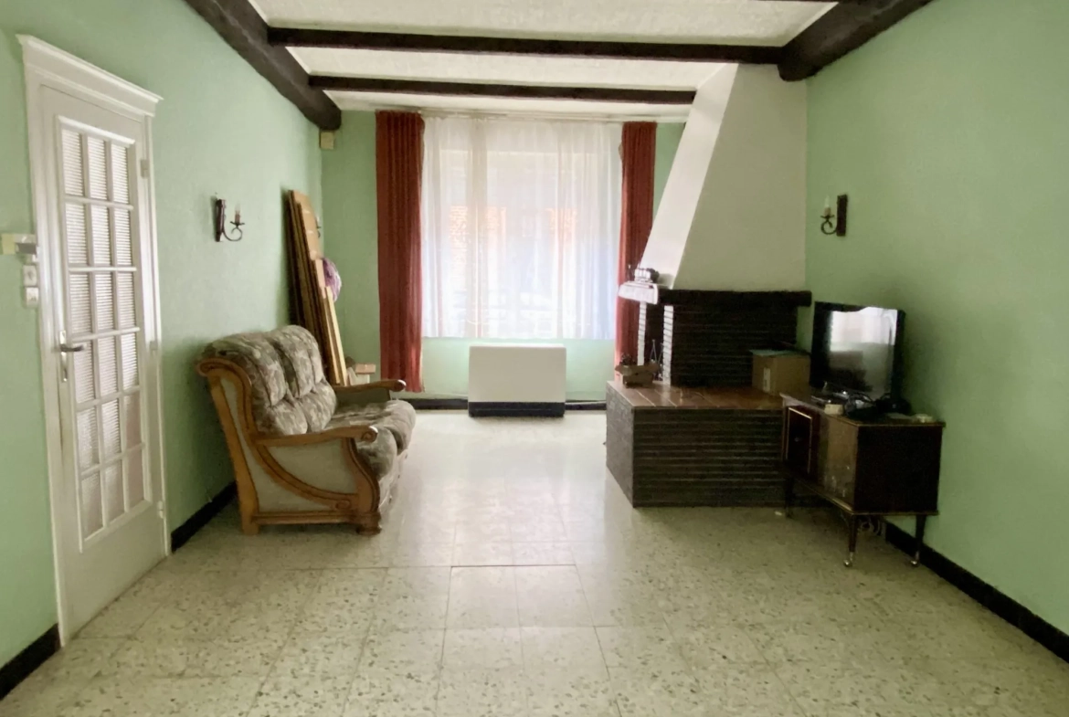Maison ancienne à Ronchin avec 4 chambres, jardin et dépendances 