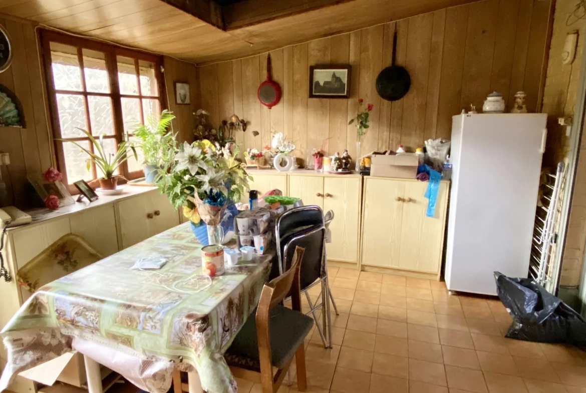 Maison ancienne à Ronchin avec 4 chambres, jardin et dépendances 
