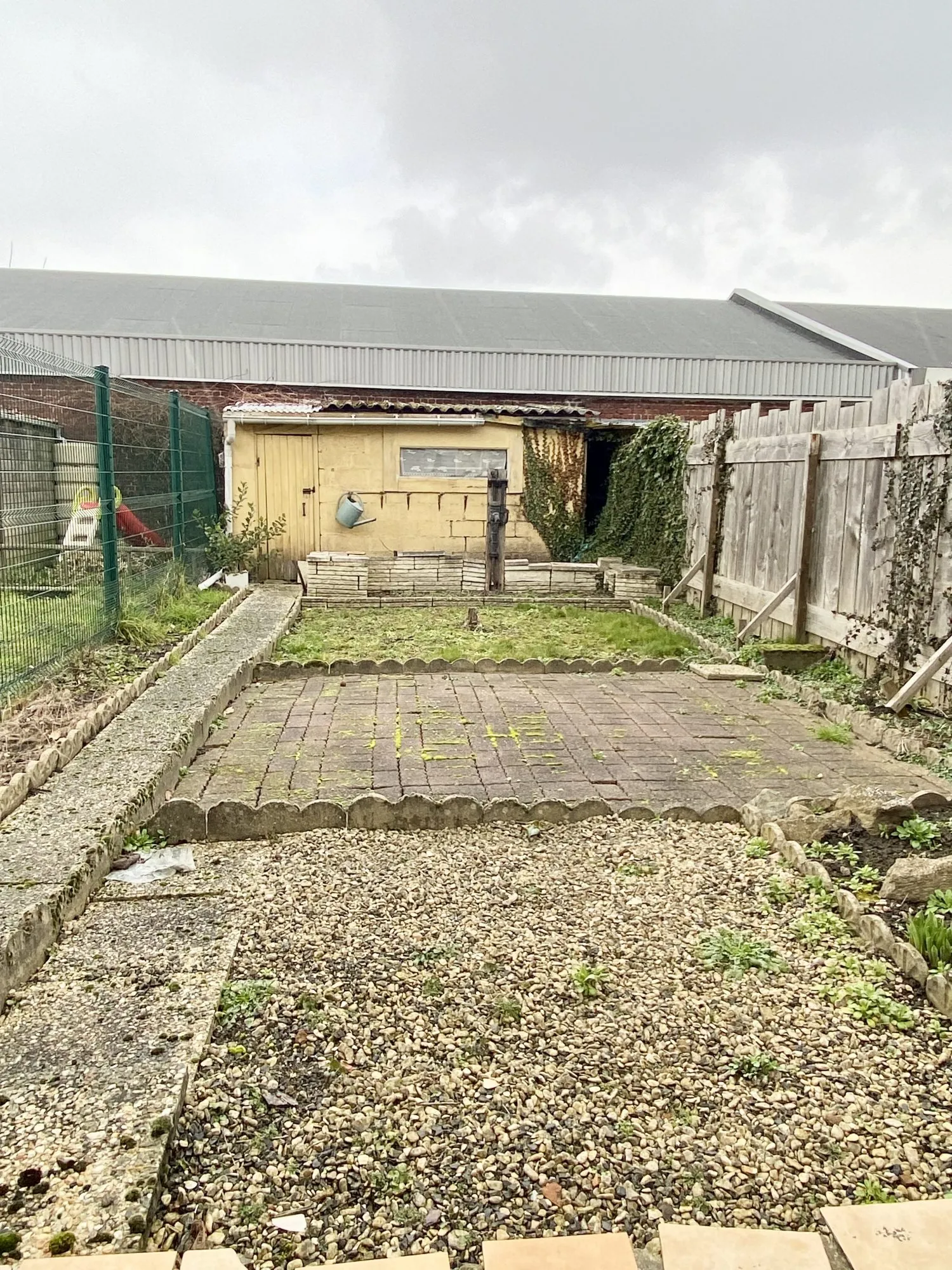Maison ancienne à Ronchin avec 4 chambres, jardin et dépendances 