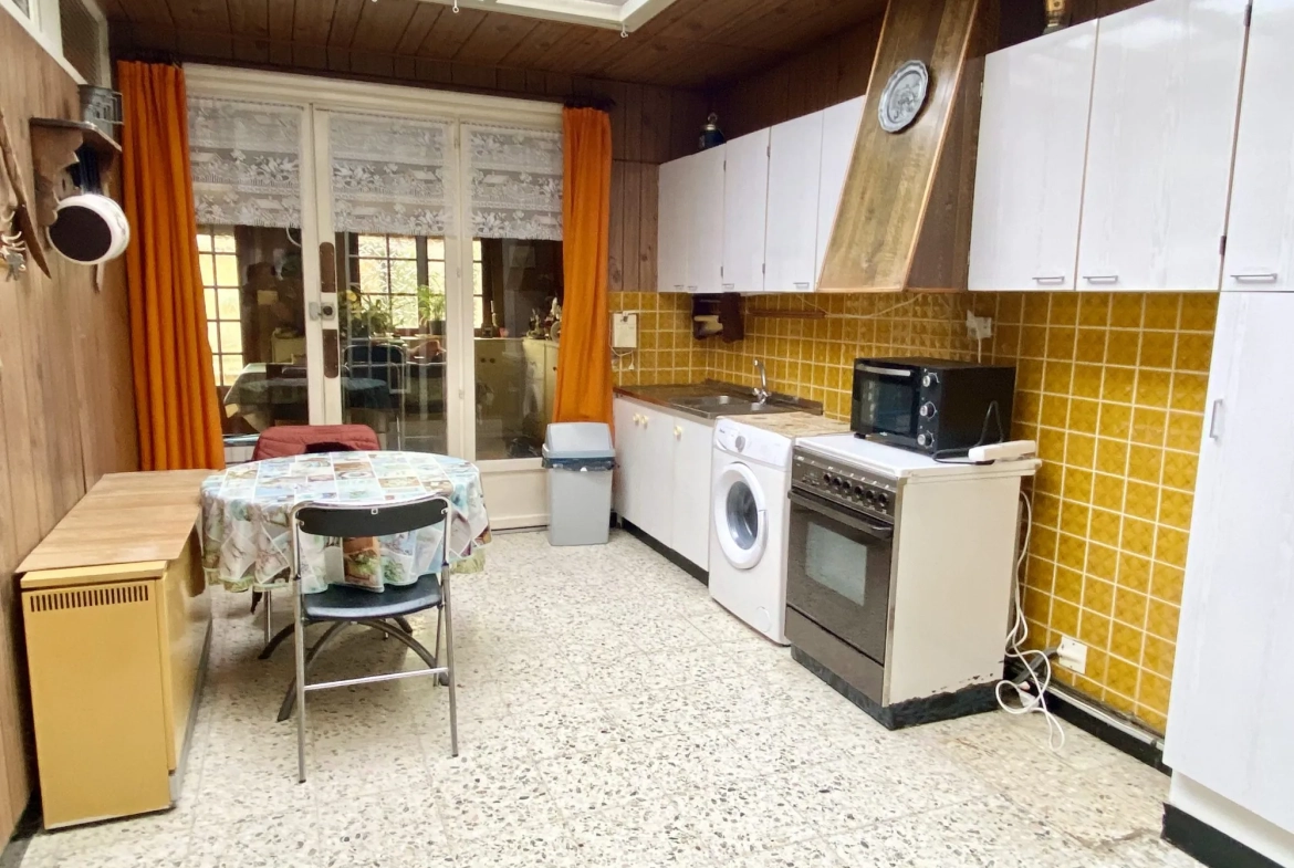 Maison ancienne à Ronchin avec 4 chambres, jardin et dépendances 