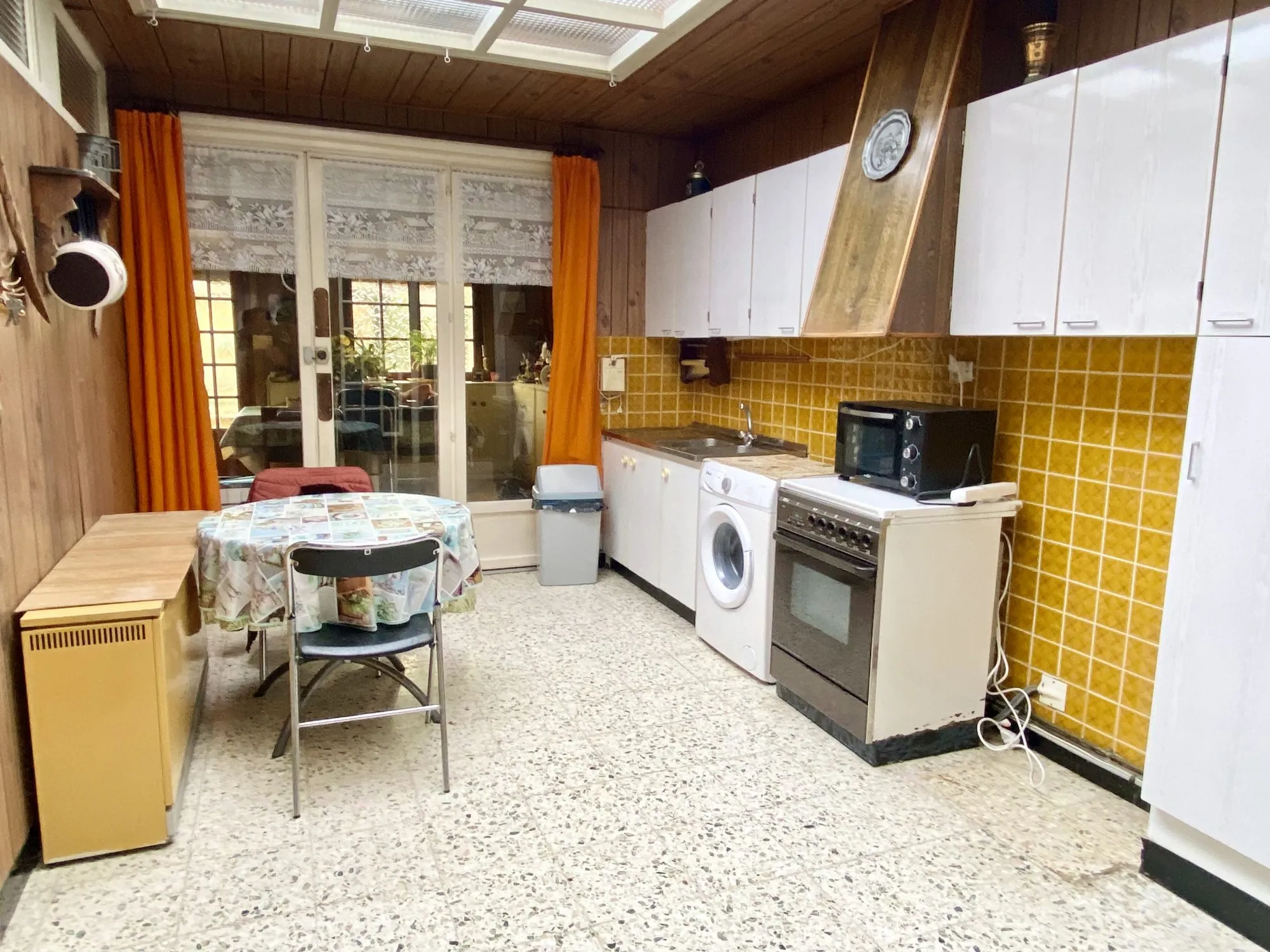 Maison ancienne à Ronchin avec 4 chambres, jardin et dépendances 