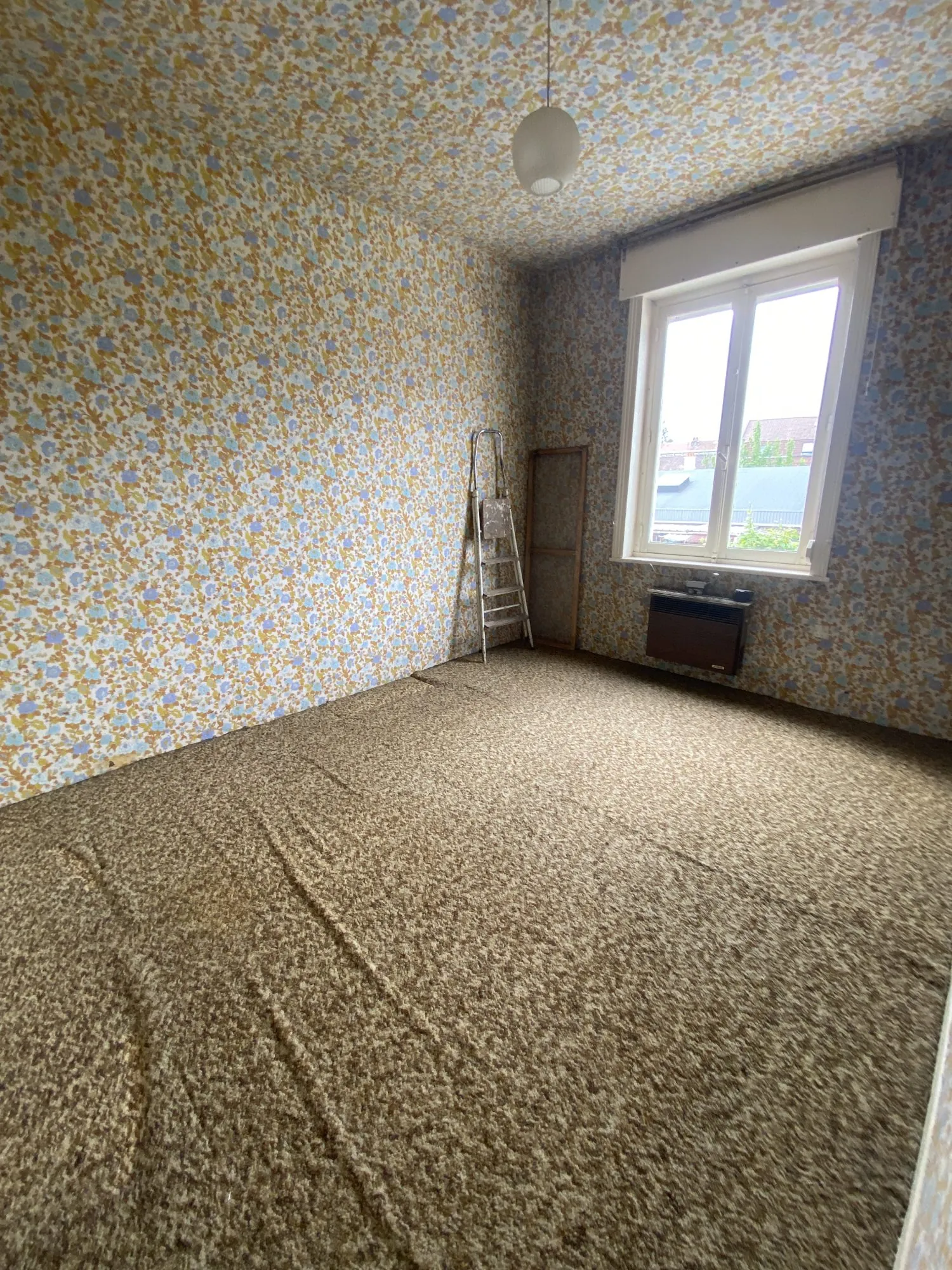 Maison ancienne à Ronchin avec 4 chambres, jardin et dépendances 