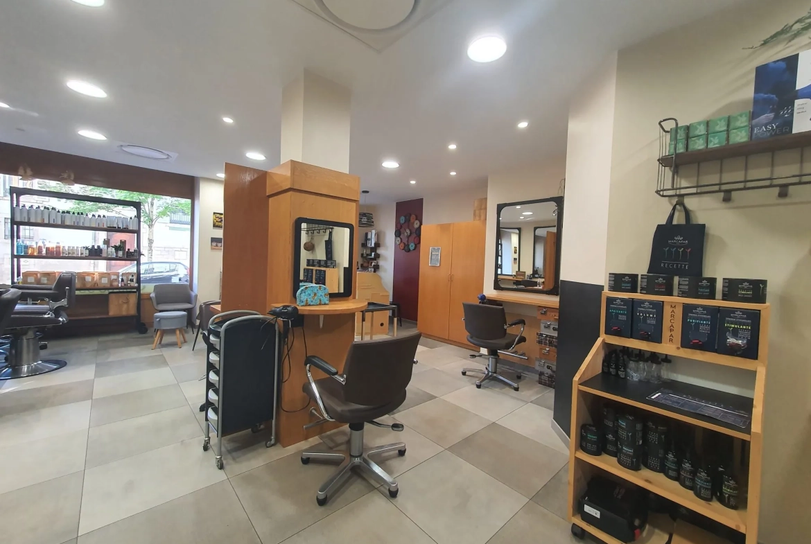 Fonds de commerce salon de coiffure bio à Dijon 55 m² 