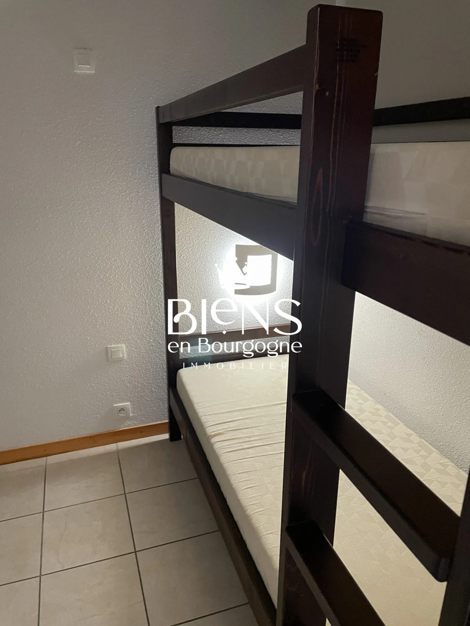 Appartement 2 bis avec terrasse et piscine dans résidence touristique près de Beaune 