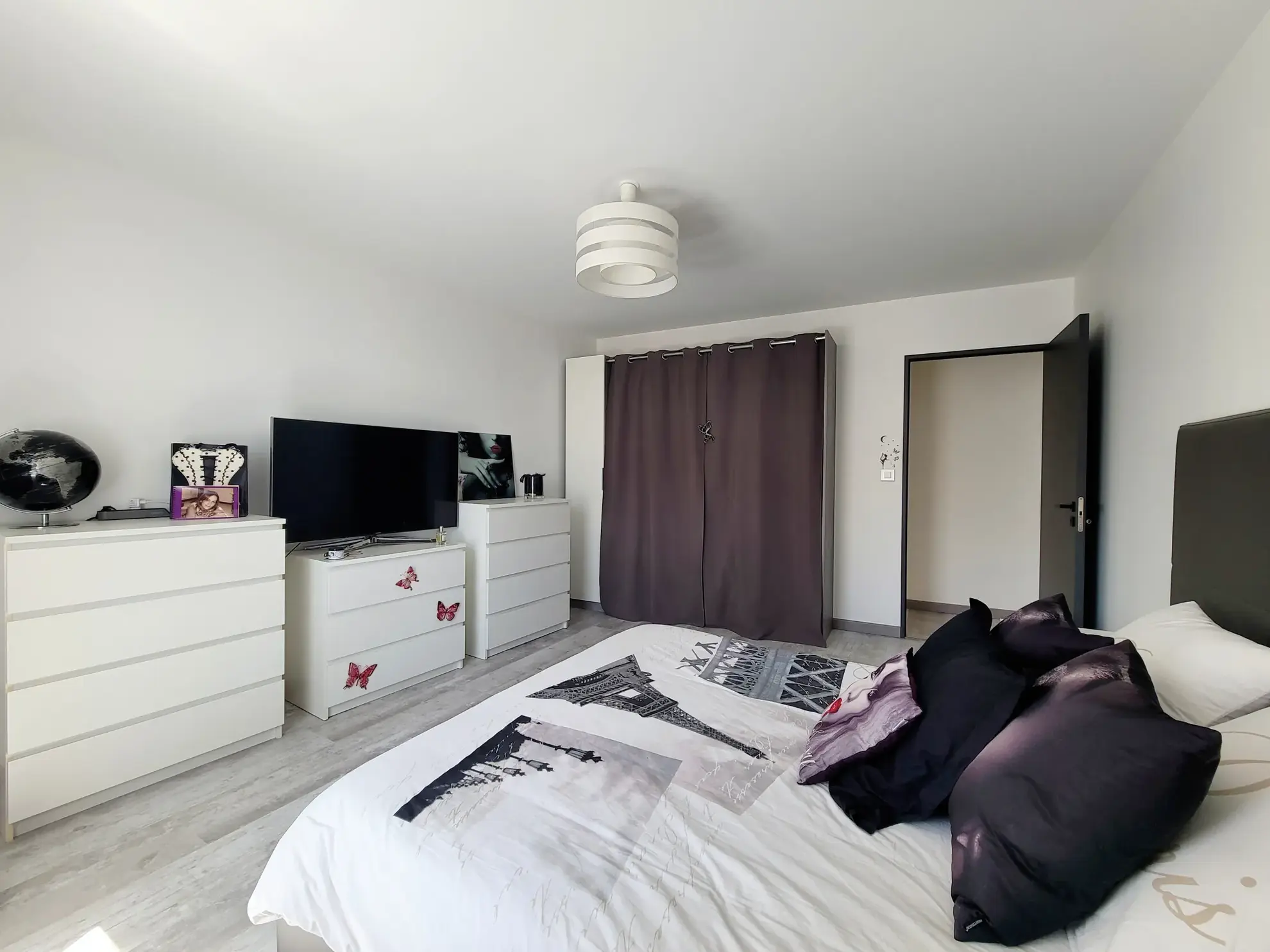 Appartement duplex rénové de 98 m² avec terrasse à Misérieux 