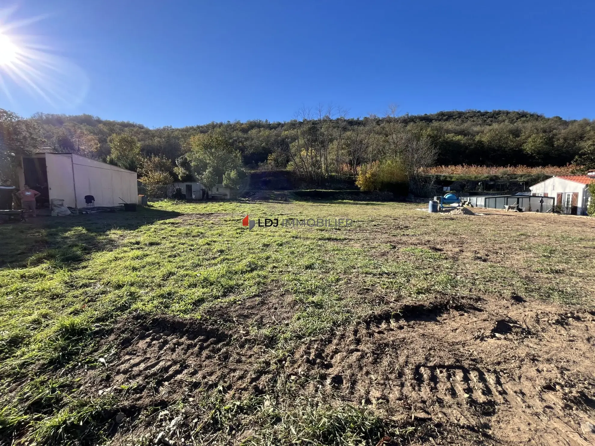 Terrain de 1950 m² à Finestret – Opportunité à saisir dans un cadre paisible 