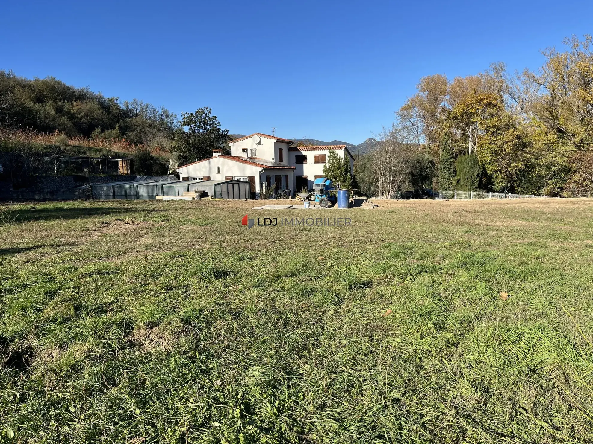 Terrain de 1950 m² à Finestret – Opportunité à saisir dans un cadre paisible 