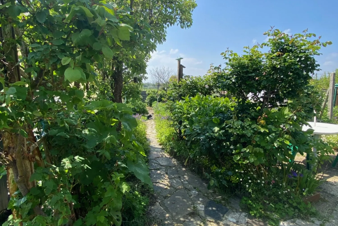 Maison en pierre avec jardin clos et potentiel de rénovation à Plouec-du-Trieux 