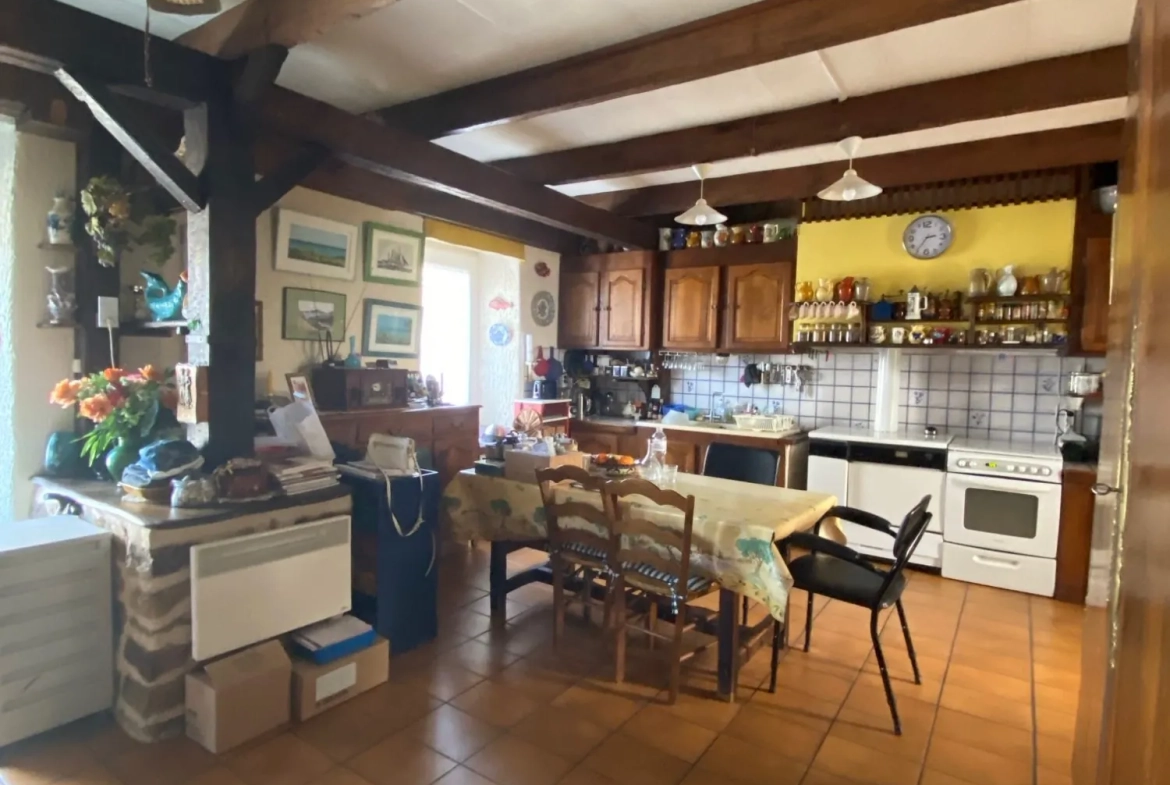 Maison en pierre avec jardin clos et potentiel de rénovation à Plouec-du-Trieux 