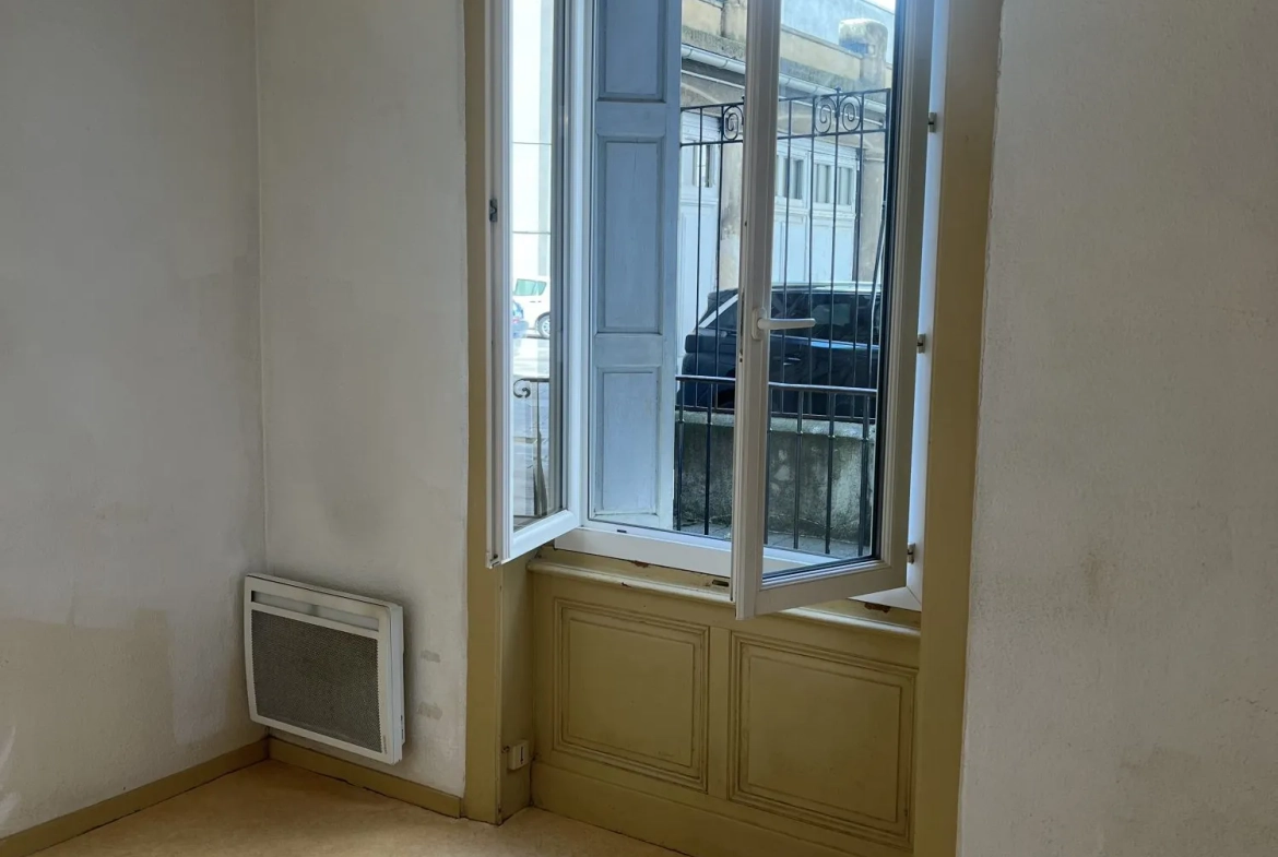 Appartement T1 de 30 m² au centre-ville de Saint-Etienne avec ascenseur et cave 