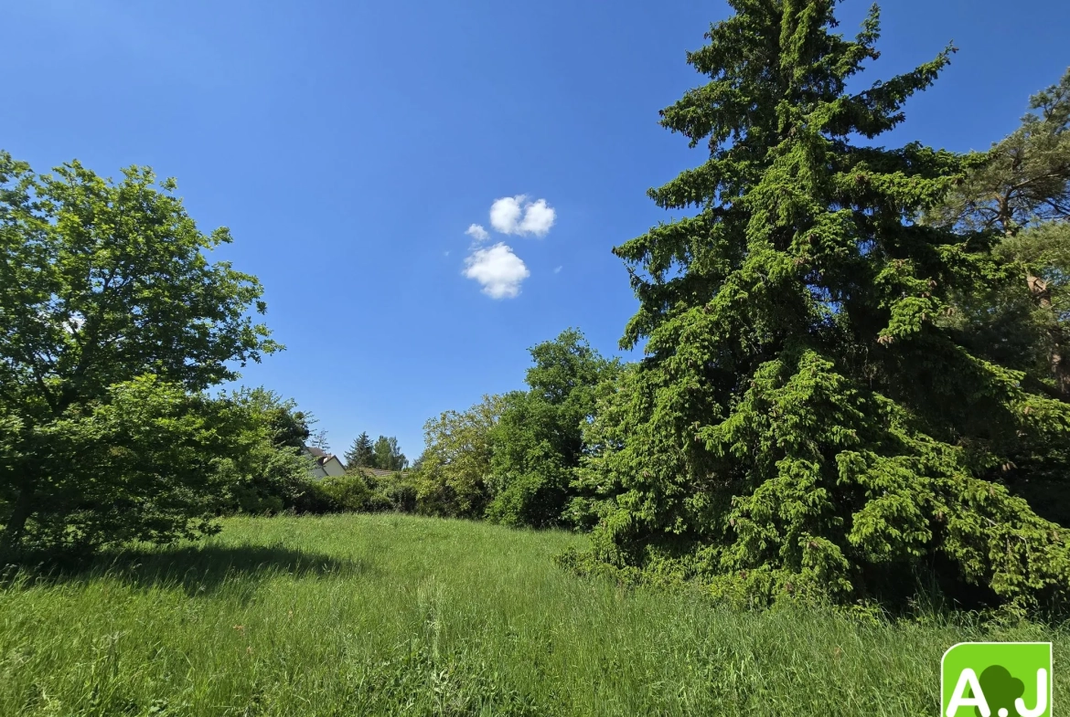 Terrain à bâtir de 1558 m² à Ezy-sur-Eure – Vue campagne, calme et ensoleillé 
