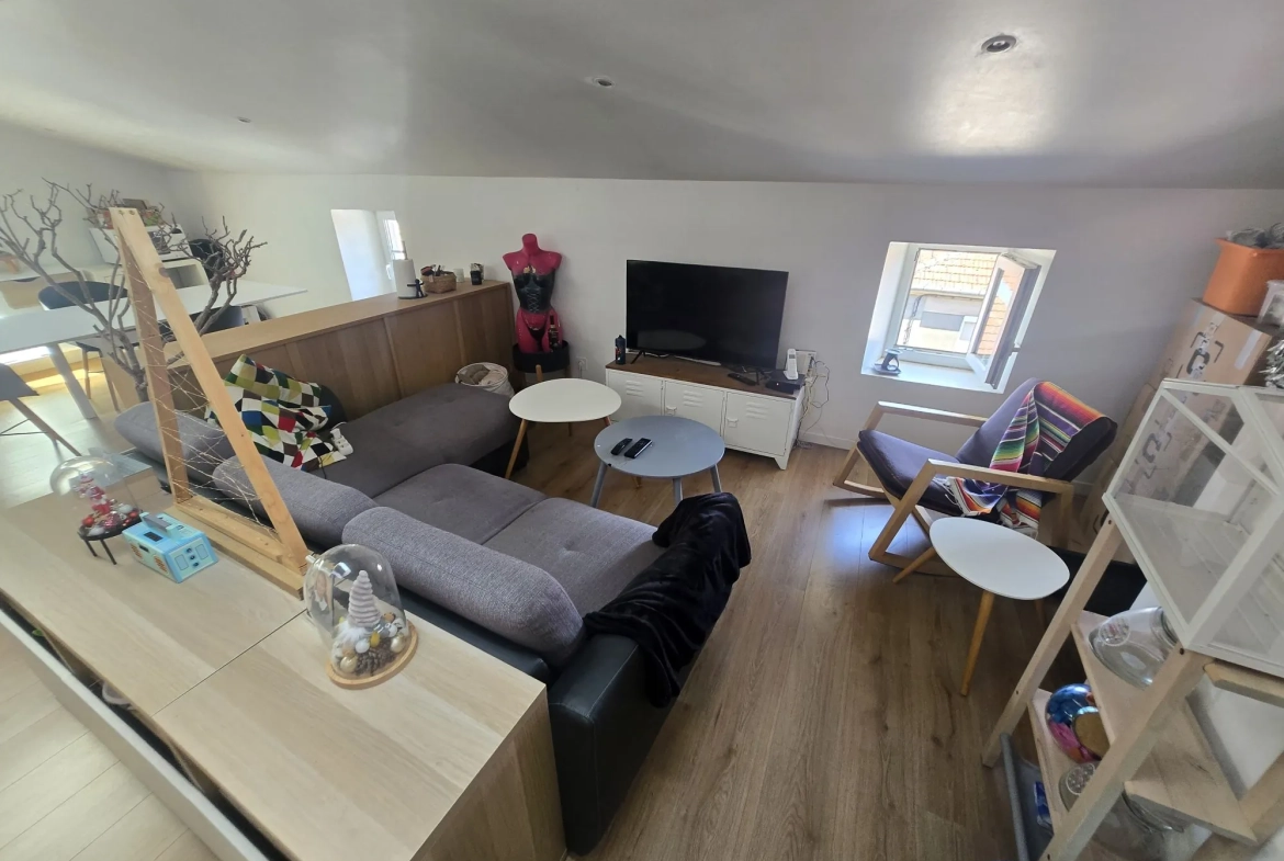 Bel appartement T3 duplex rénové à Toul en centre-ville 